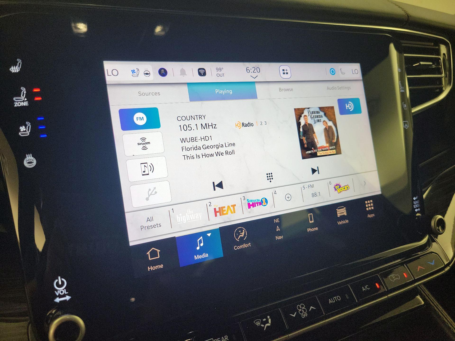 Thumbnail: 2022 Jeep Wagoneer - 16