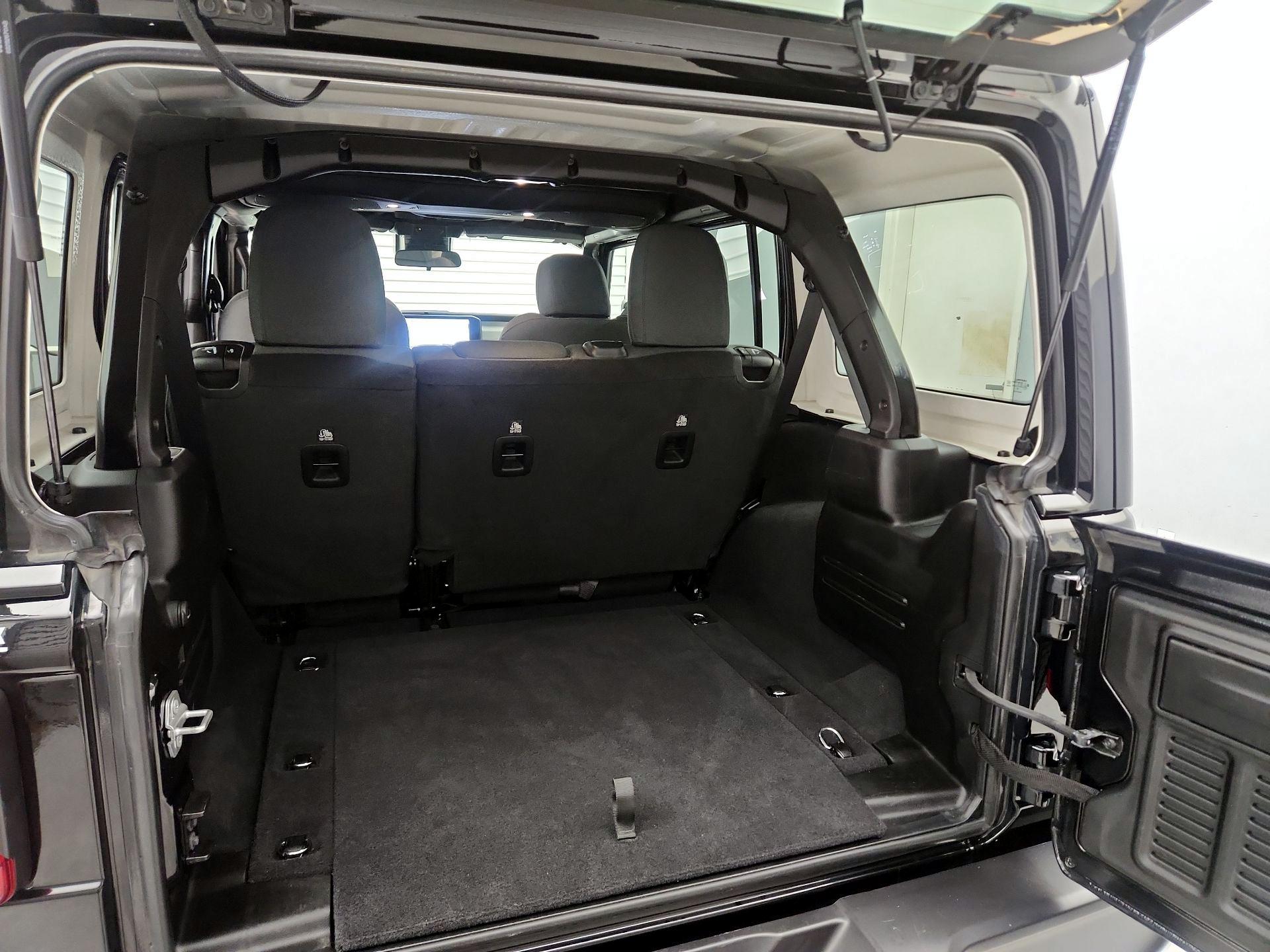 Thumbnail: 2025 Jeep Wrangler - 19