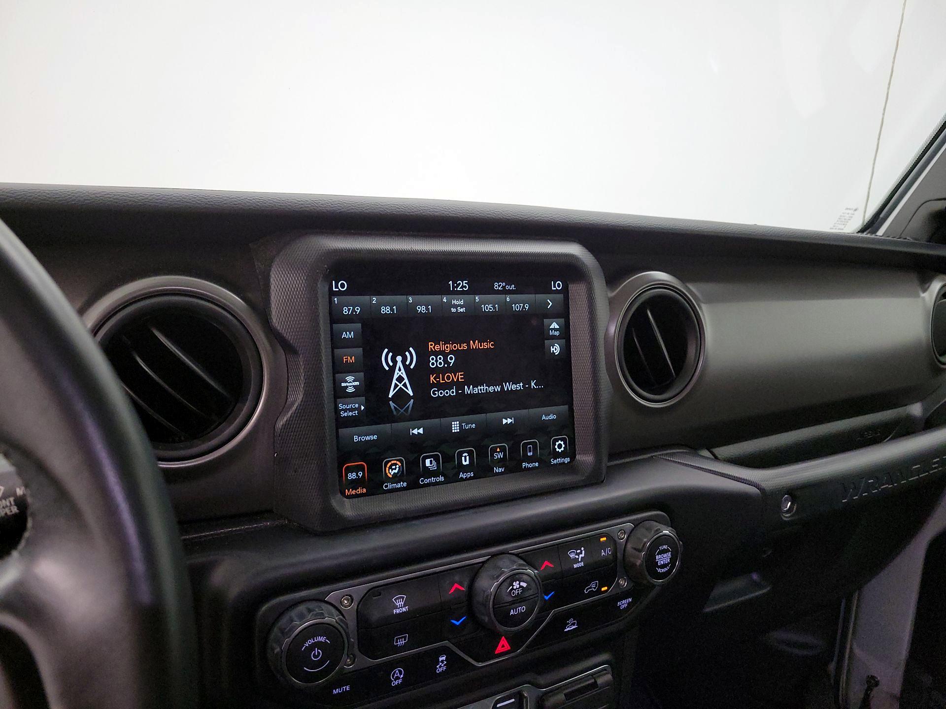 Thumbnail: 2022 Jeep Wrangler - 15
