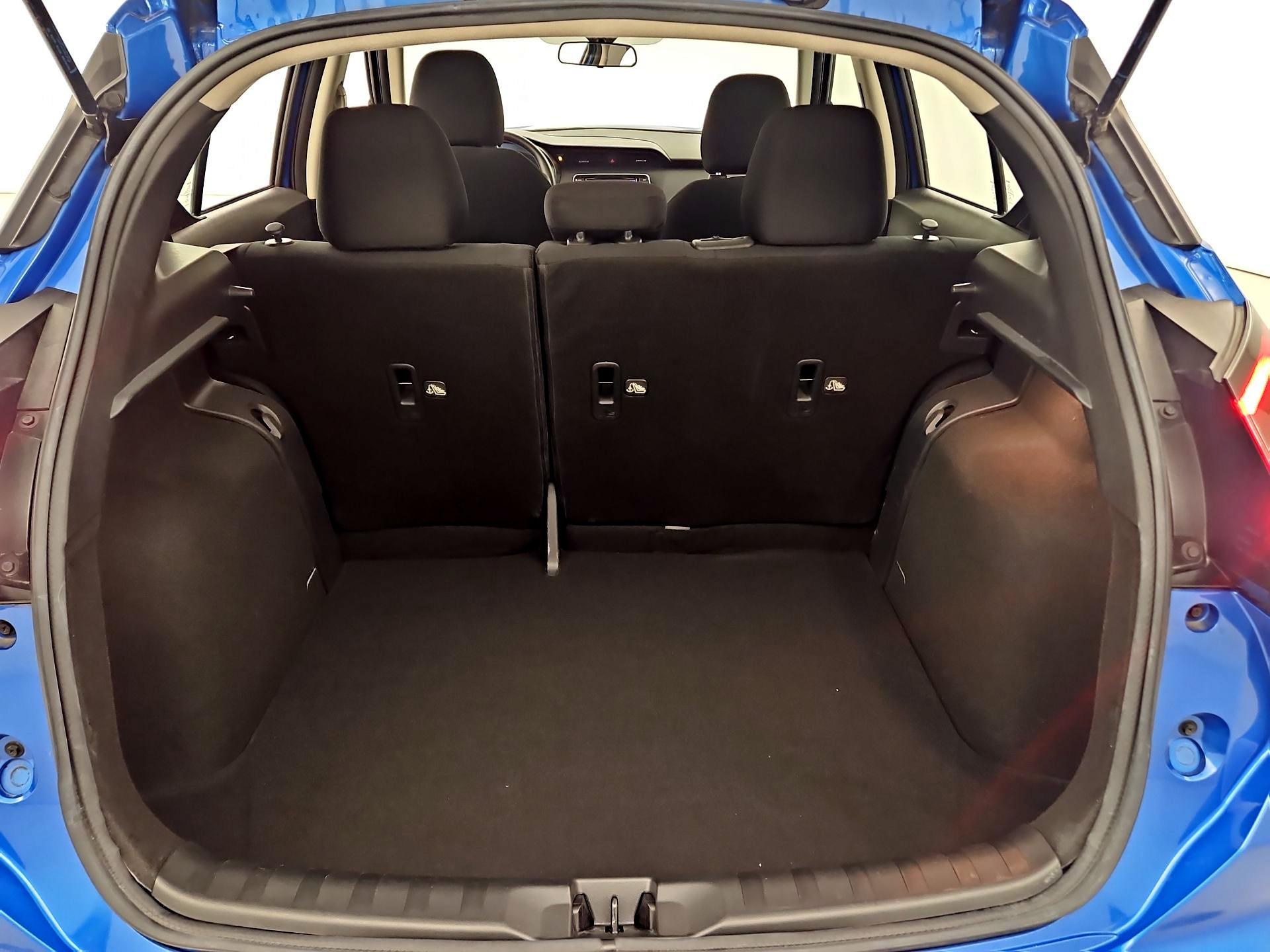 Thumbnail: 2023 Nissan Kicks - 18