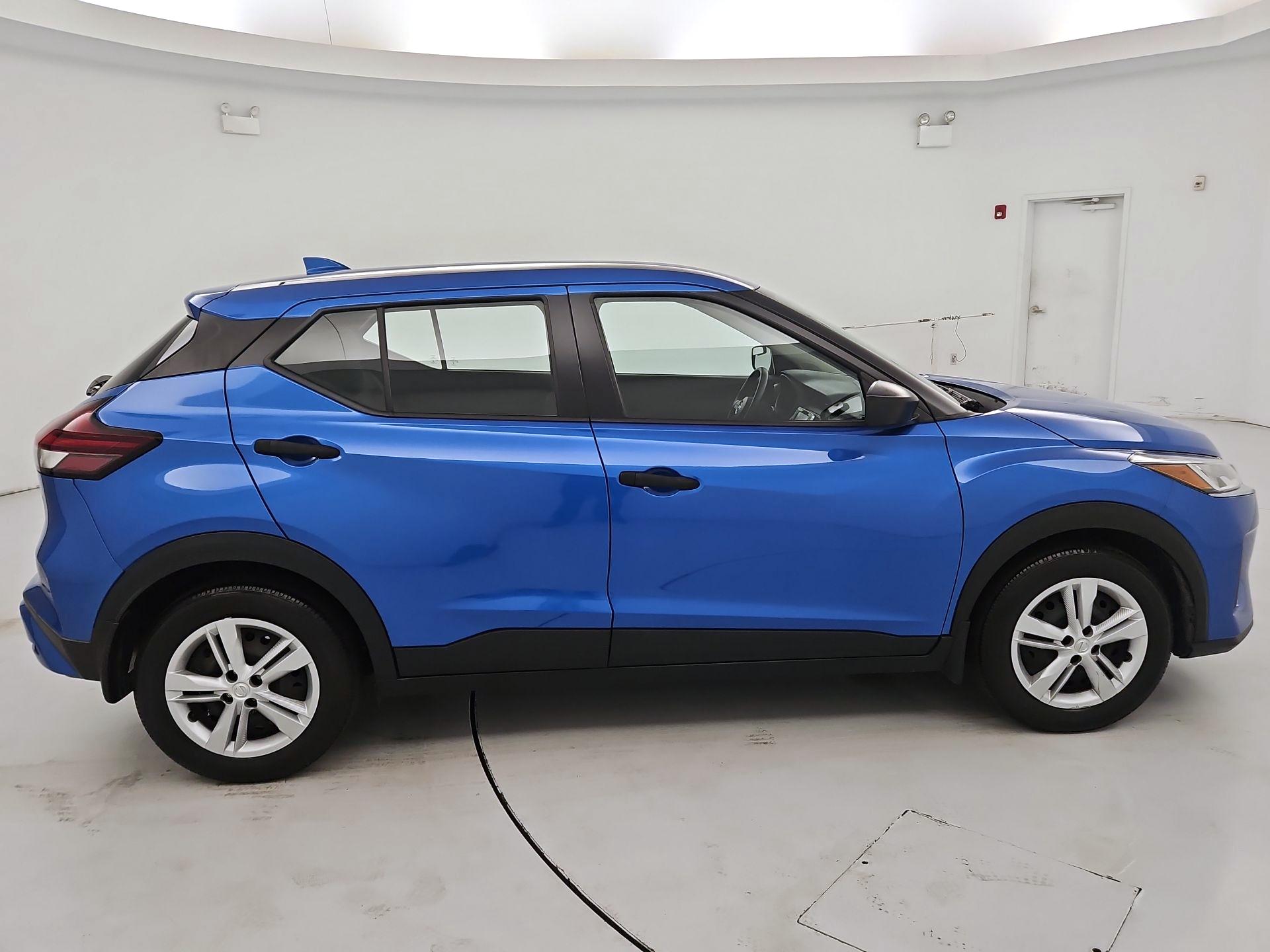 Thumbnail: 2023 Nissan Kicks - 4
