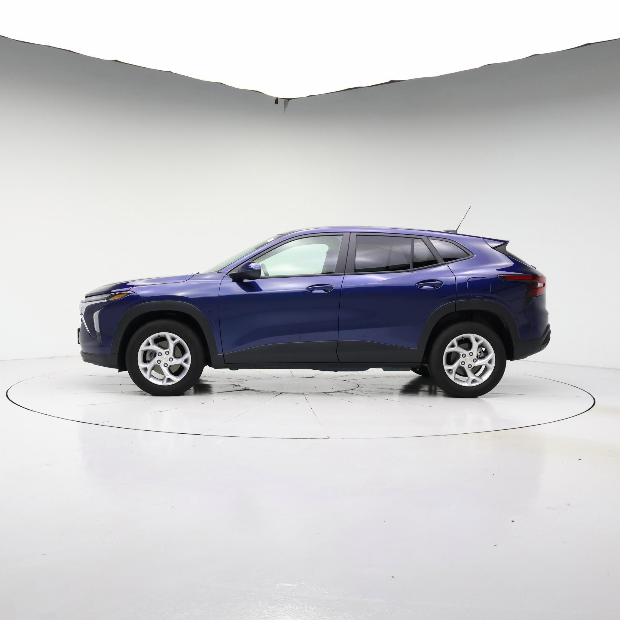 Thumbnail: 2024 Chevrolet Trax - 3