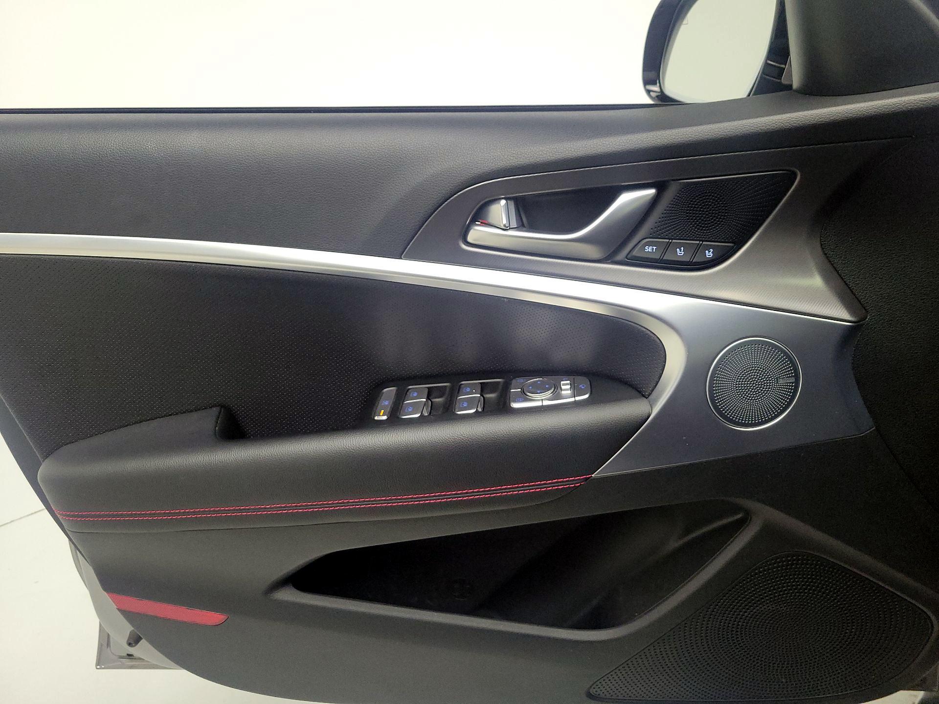 Thumbnail: 2025 Genesis G70 - 12