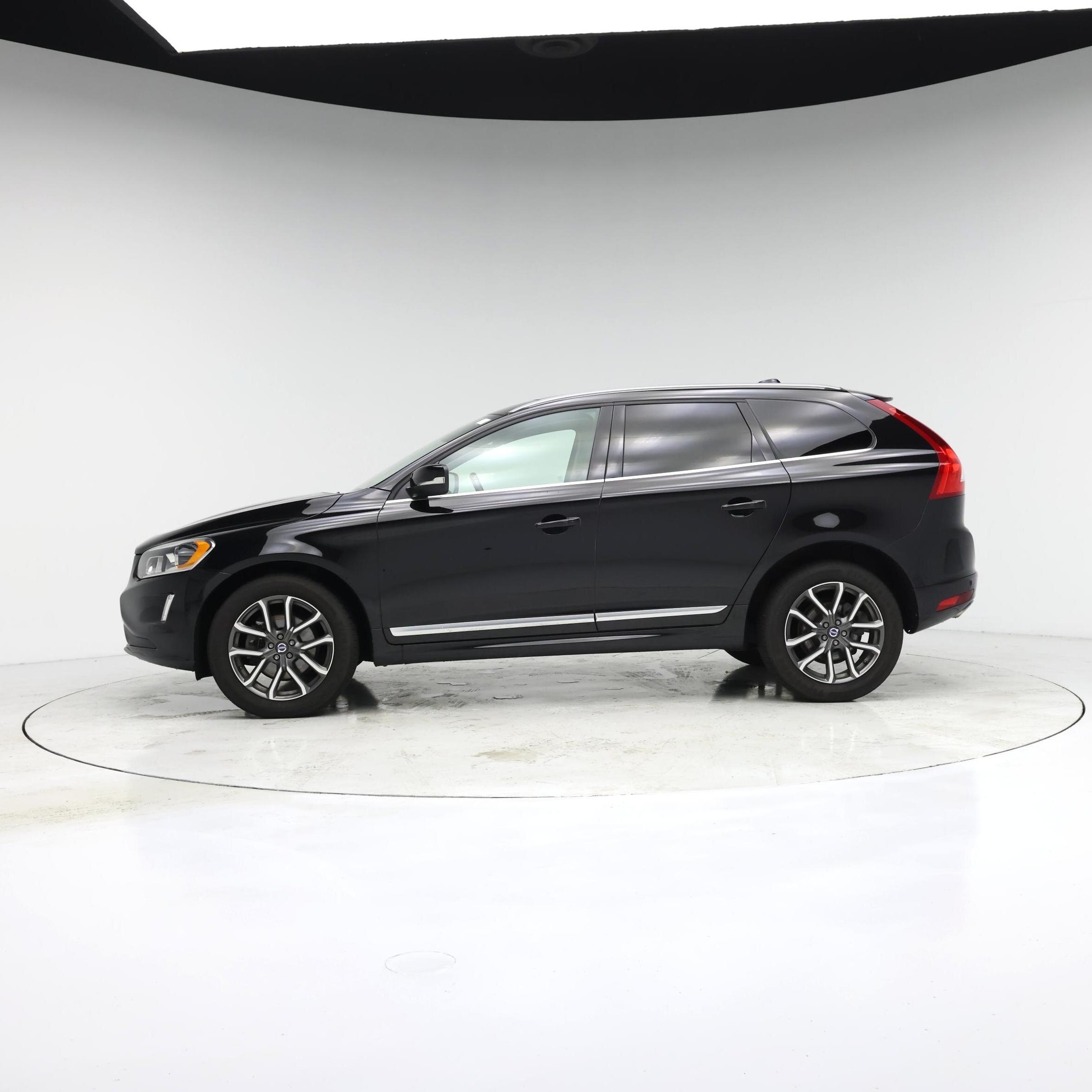 Thumbnail: 2016 Volvo XC60 - 3