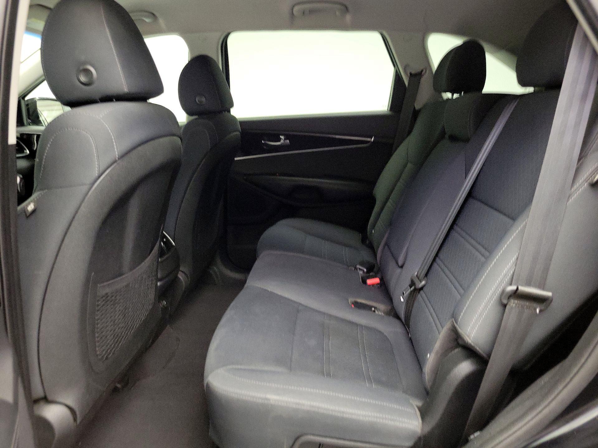 Thumbnail: 2019 Kia Sorento - 19