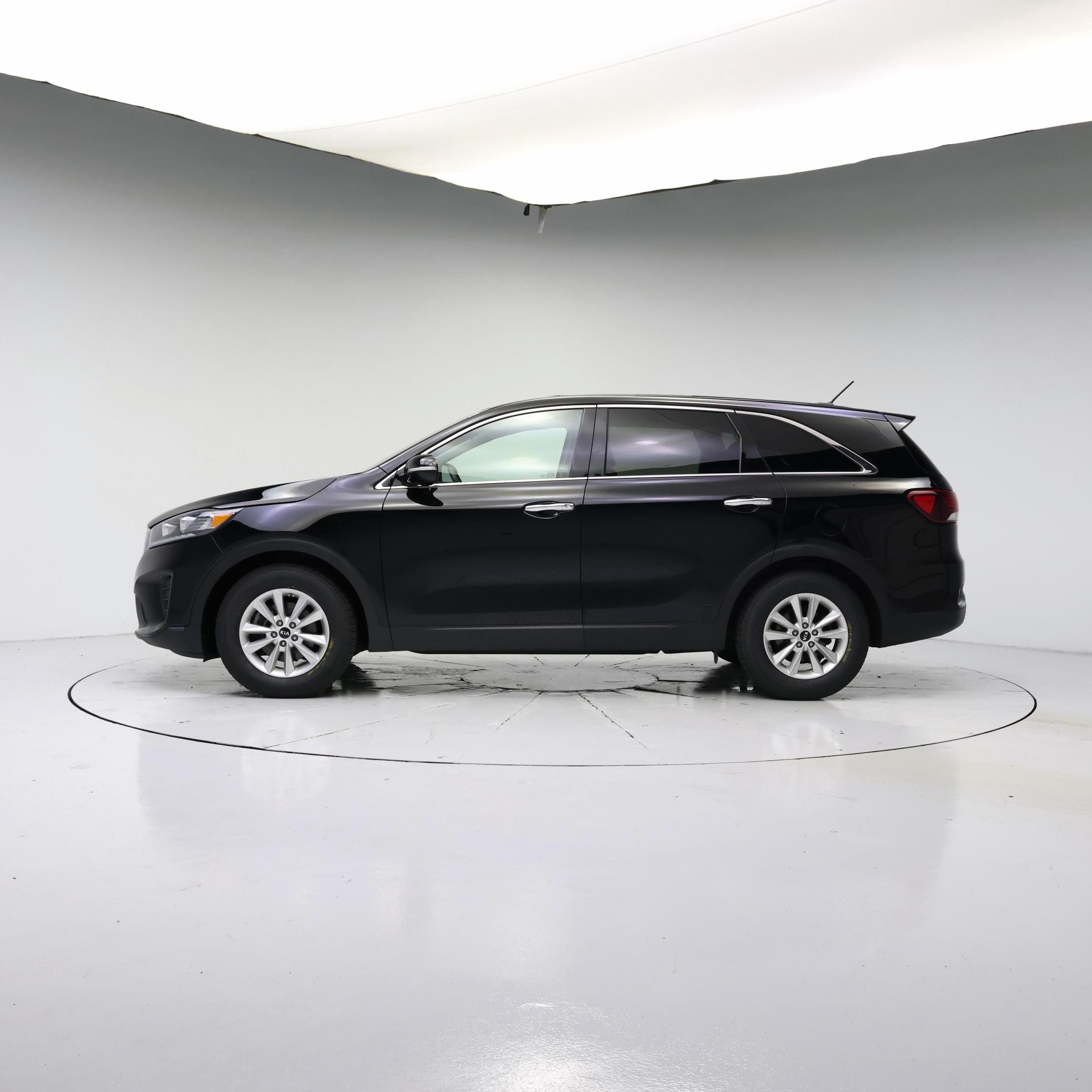 Thumbnail: 2019 Kia Sorento - 3