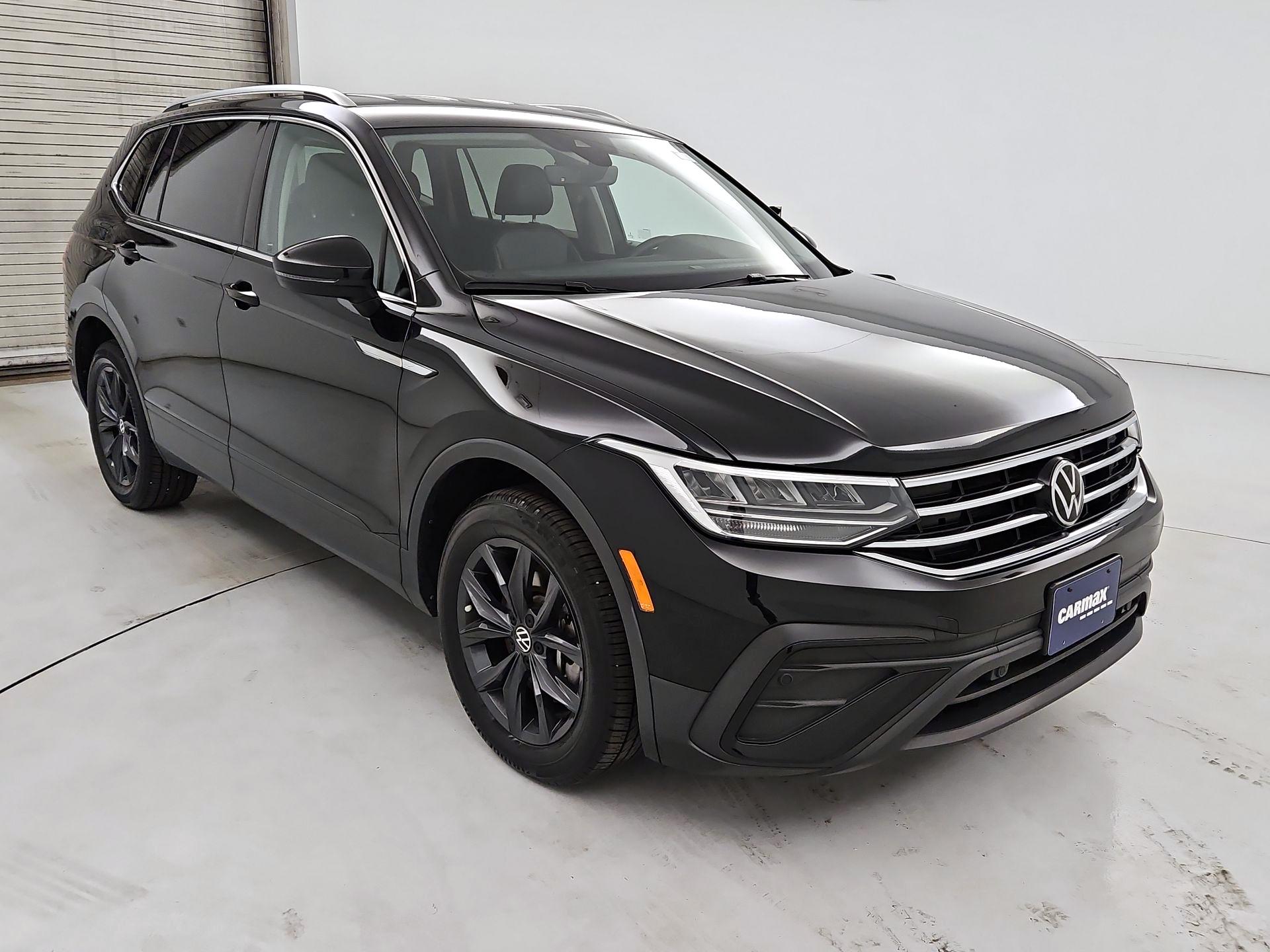 Thumbnail: 2024 Volkswagen Tiguan - 1