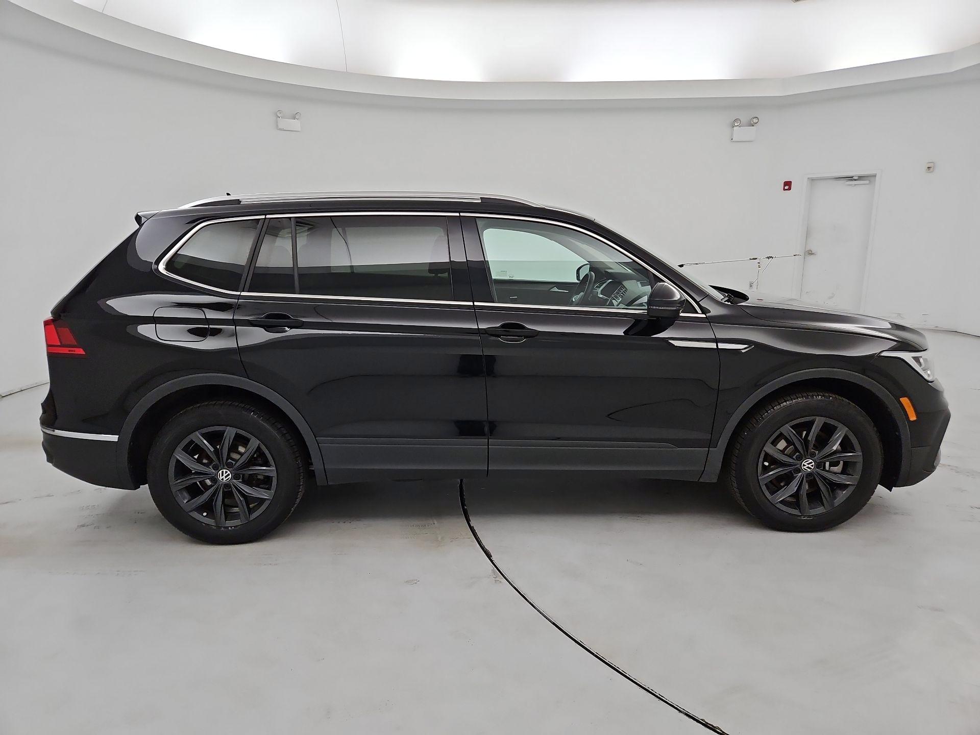 Thumbnail: 2024 Volkswagen Tiguan - 4