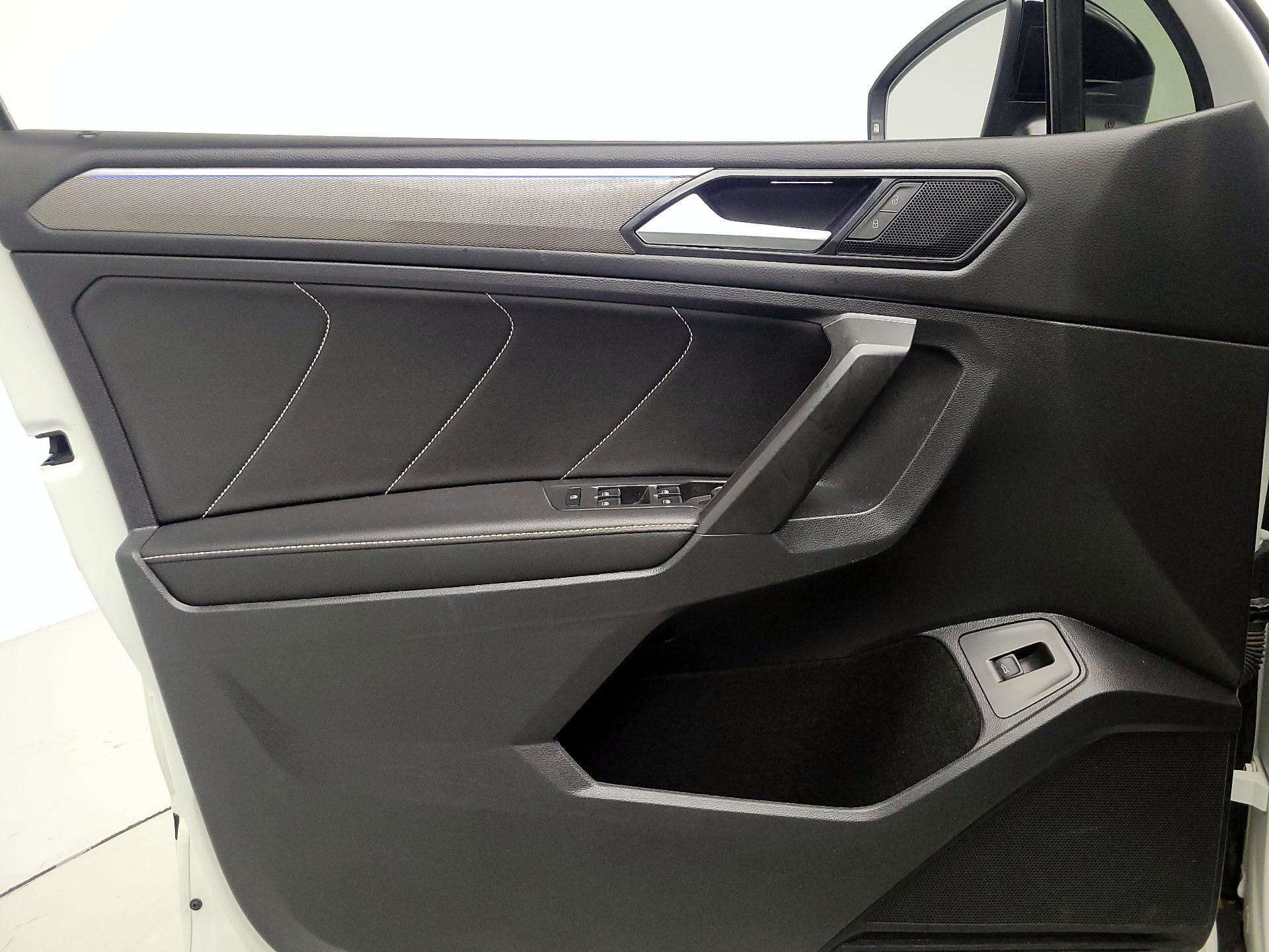 Thumbnail: 2022 Volkswagen Tiguan - 12