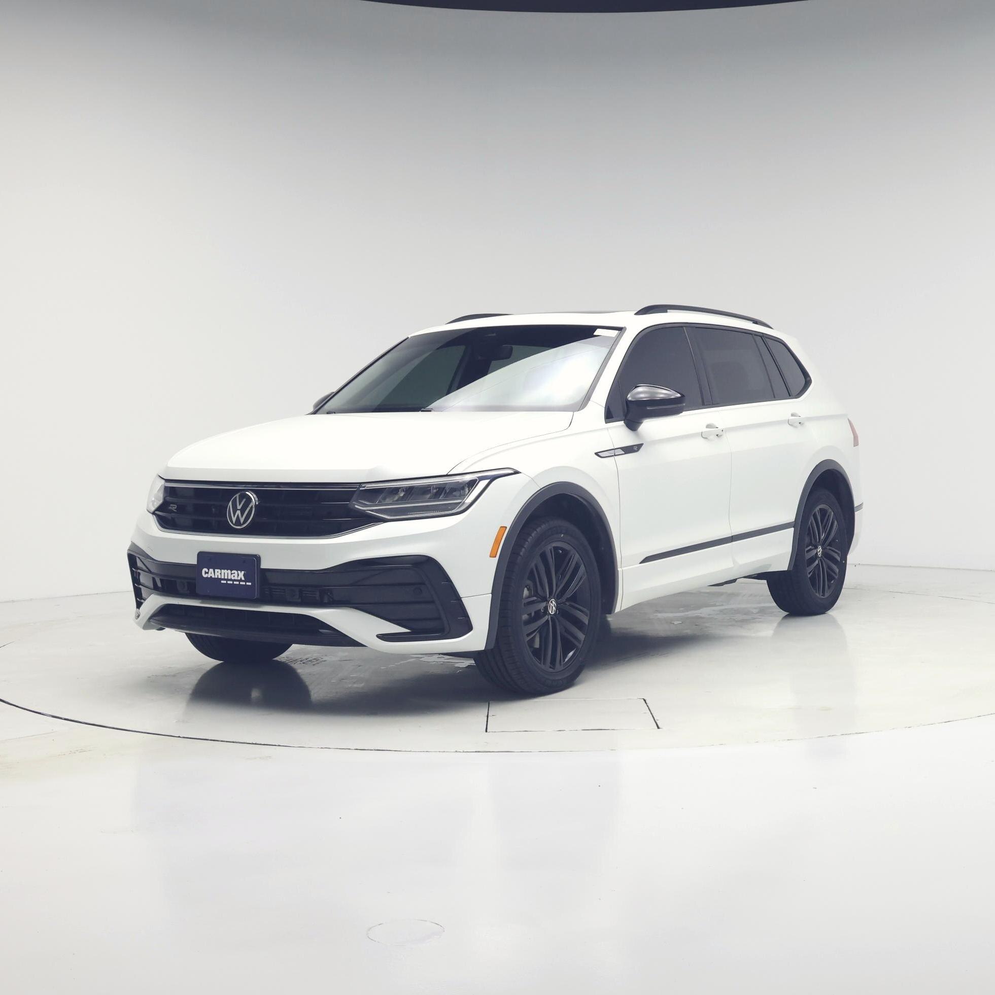 Thumbnail: 2022 Volkswagen Tiguan - 4