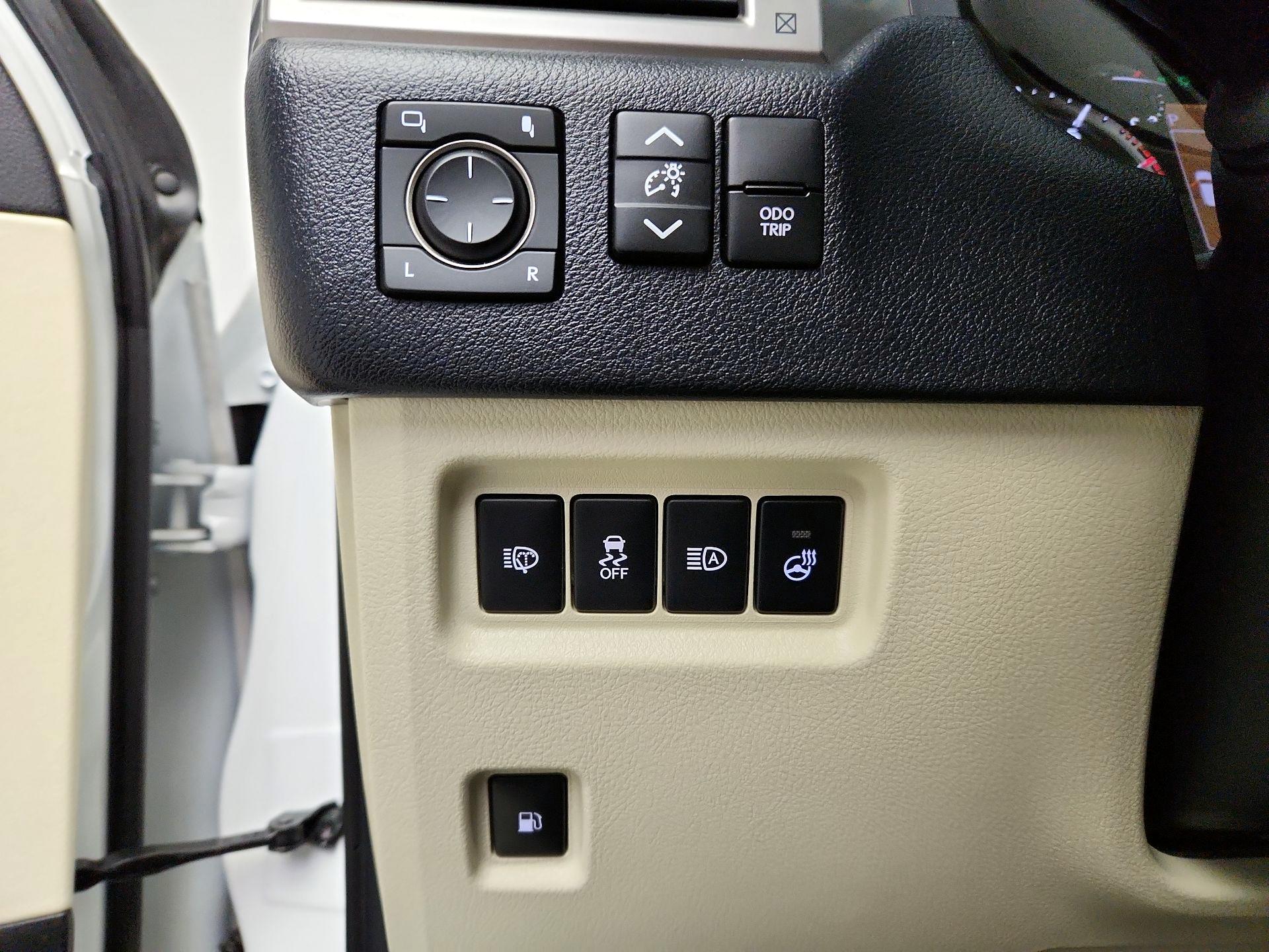 Thumbnail: 2023 Lexus GX - 13