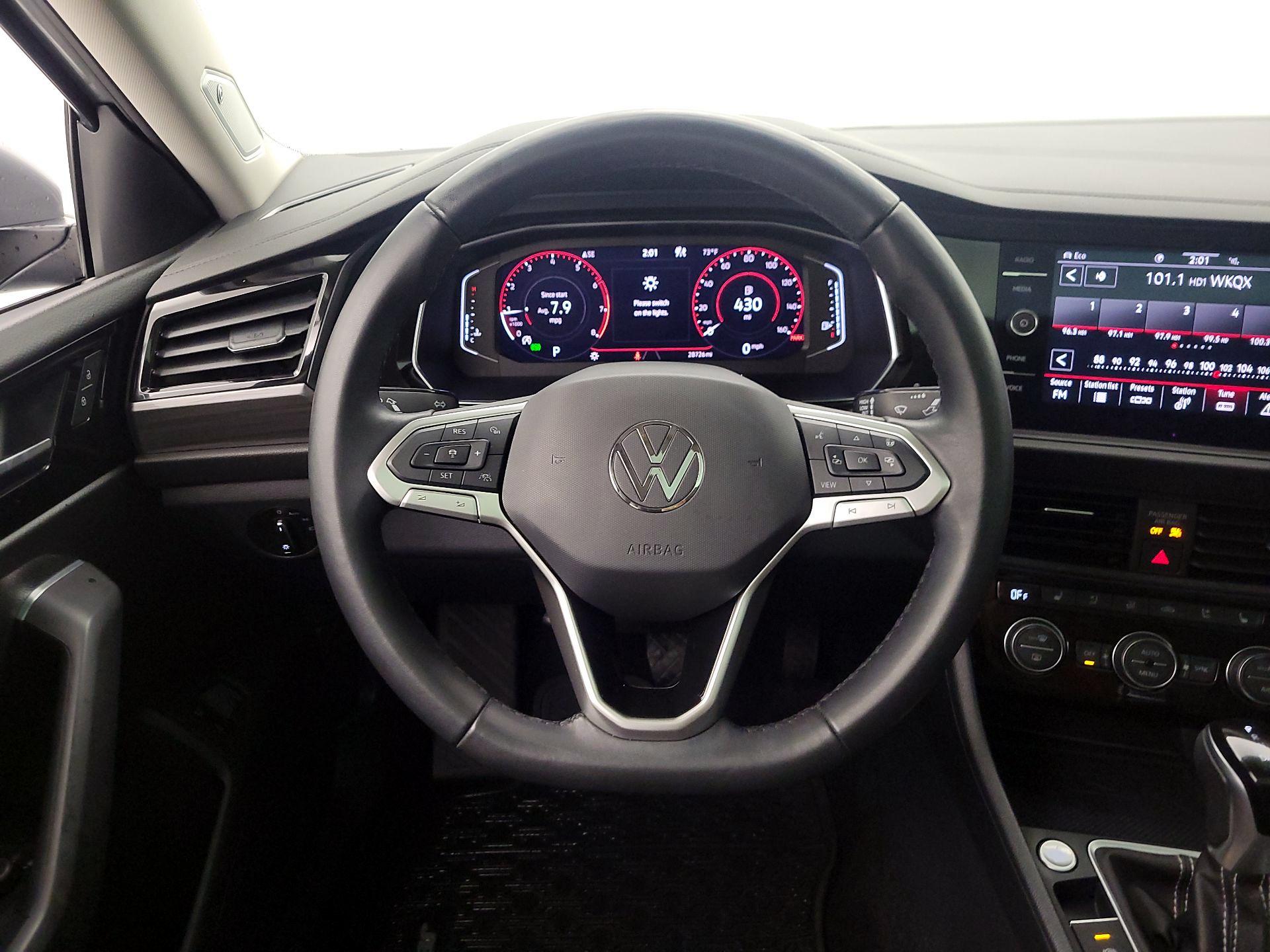 Thumbnail: 2023 Volkswagen Jetta - 10