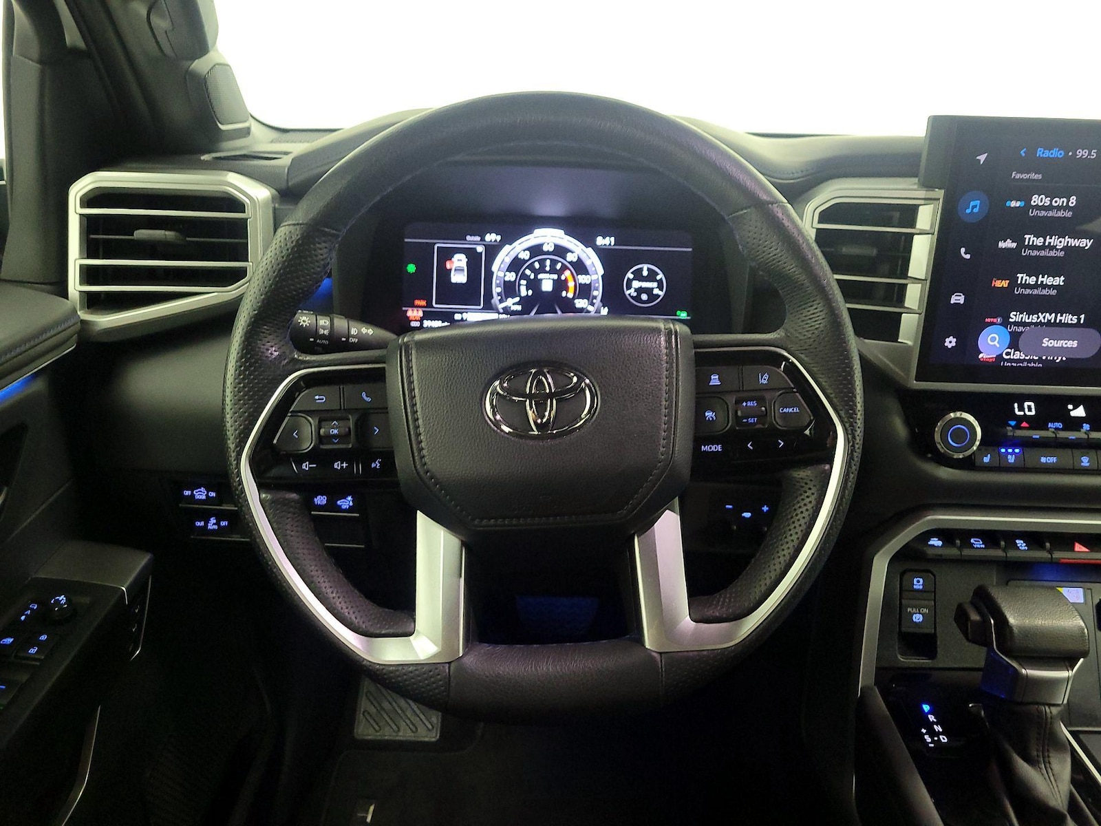 2023 Toyota Tundra Platinum - Photo 11
