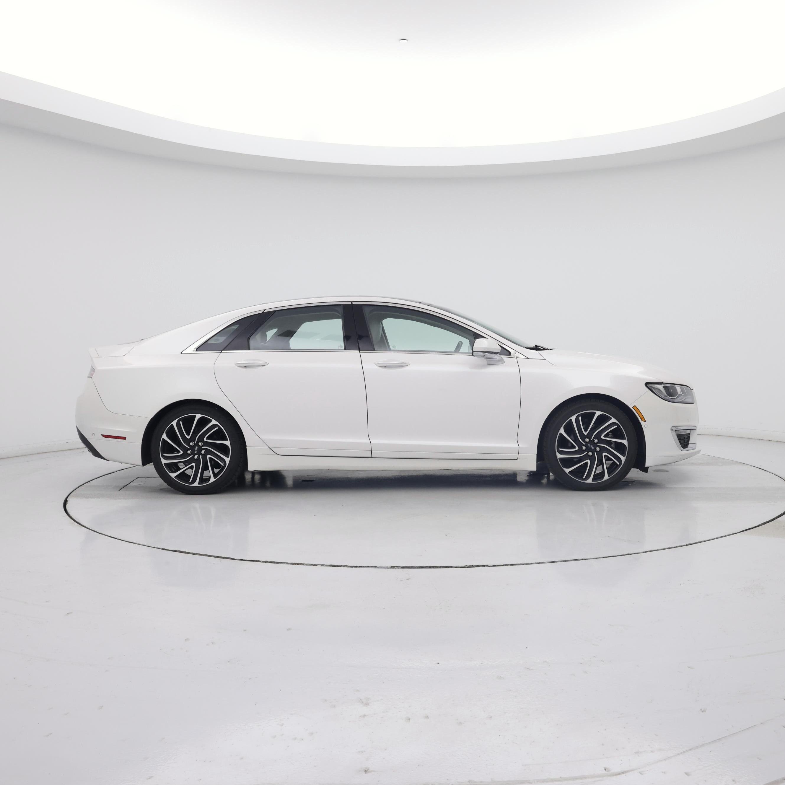 Thumbnail: 2020 Lincoln MKZ - 7
