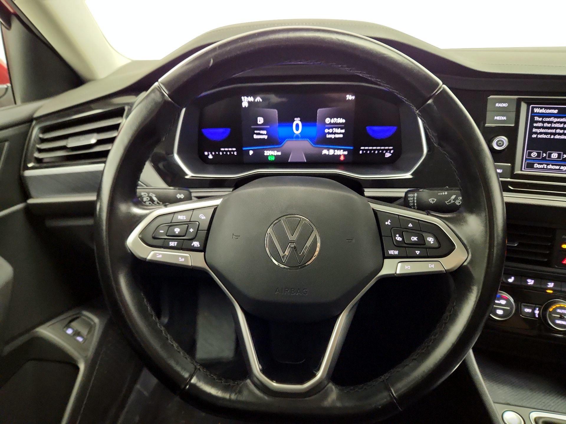 Thumbnail: 2023 Volkswagen Jetta - 10