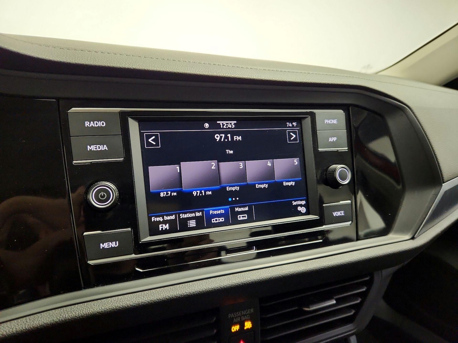 2023 Volkswagen Jetta SE - Photo 16