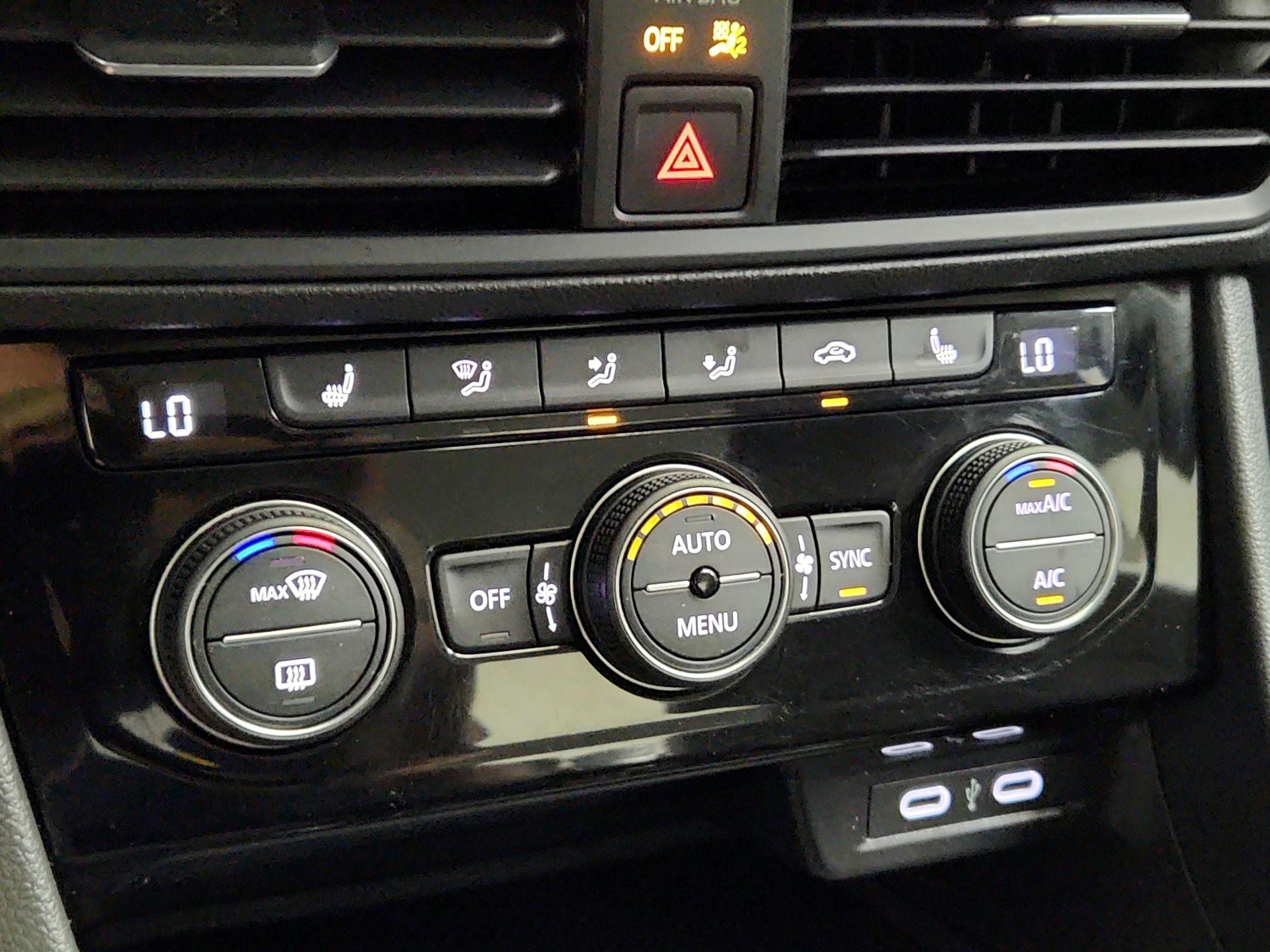Thumbnail: 2023 Volkswagen Jetta - 16