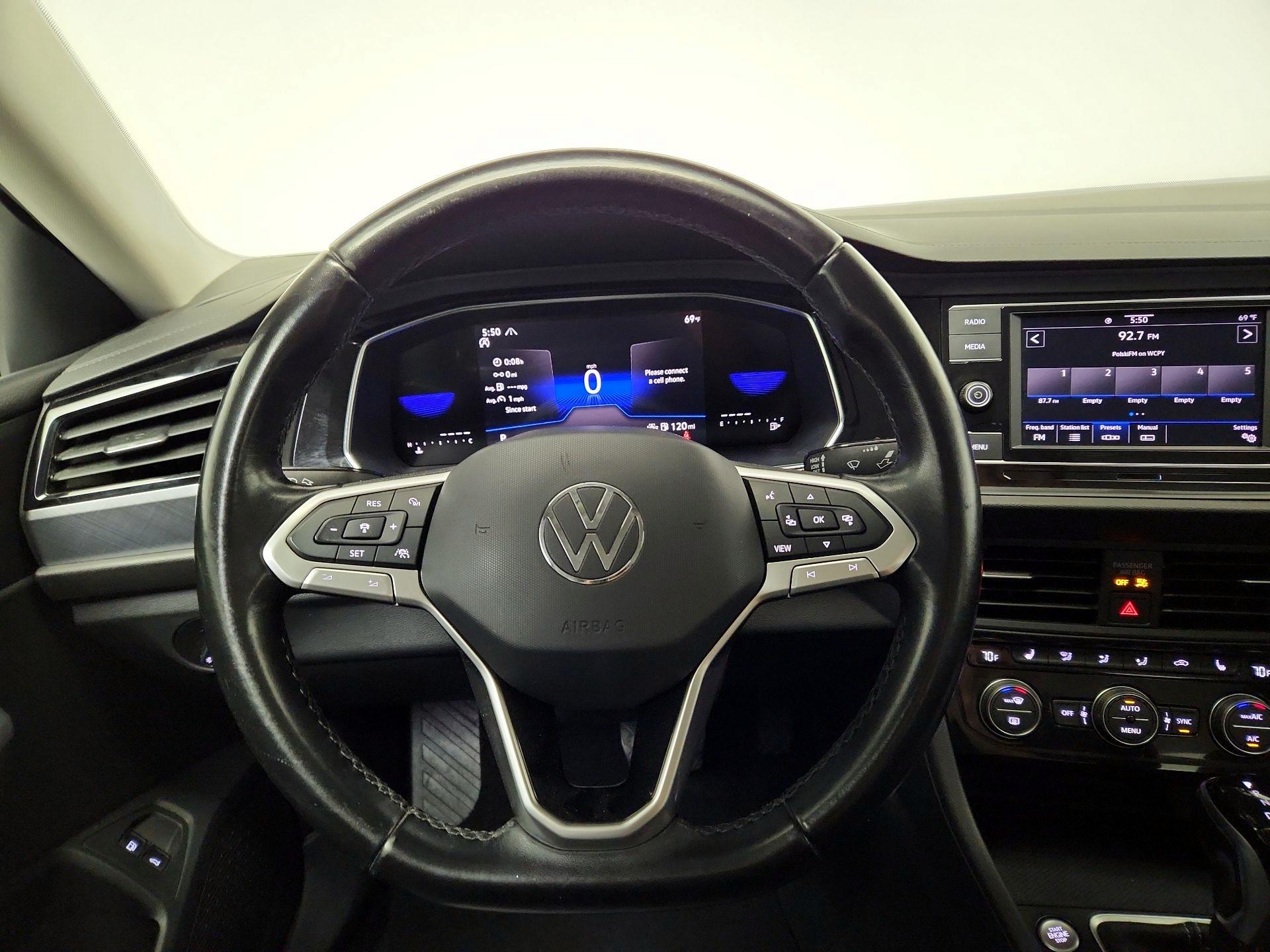 Thumbnail: 2023 Volkswagen Jetta - 10