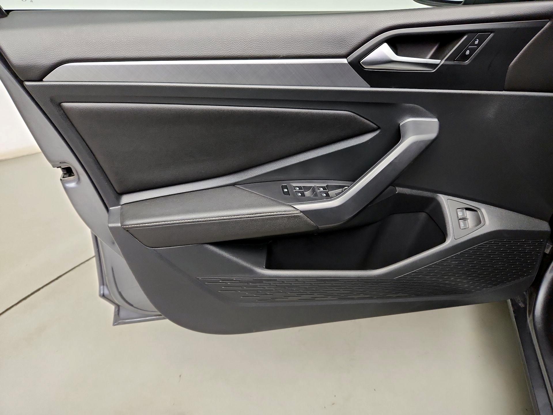 Thumbnail: 2023 Volkswagen Jetta - 12