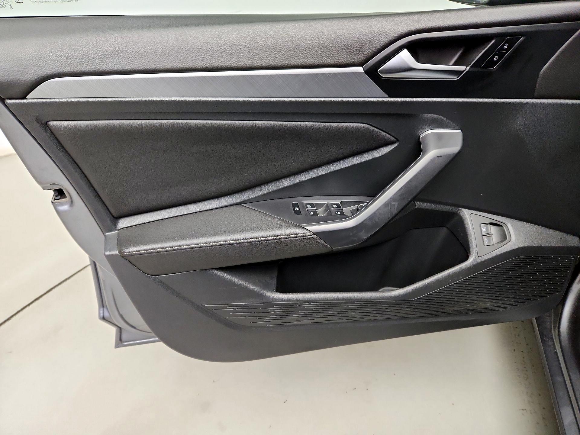 Thumbnail: 2023 Volkswagen Jetta - 12