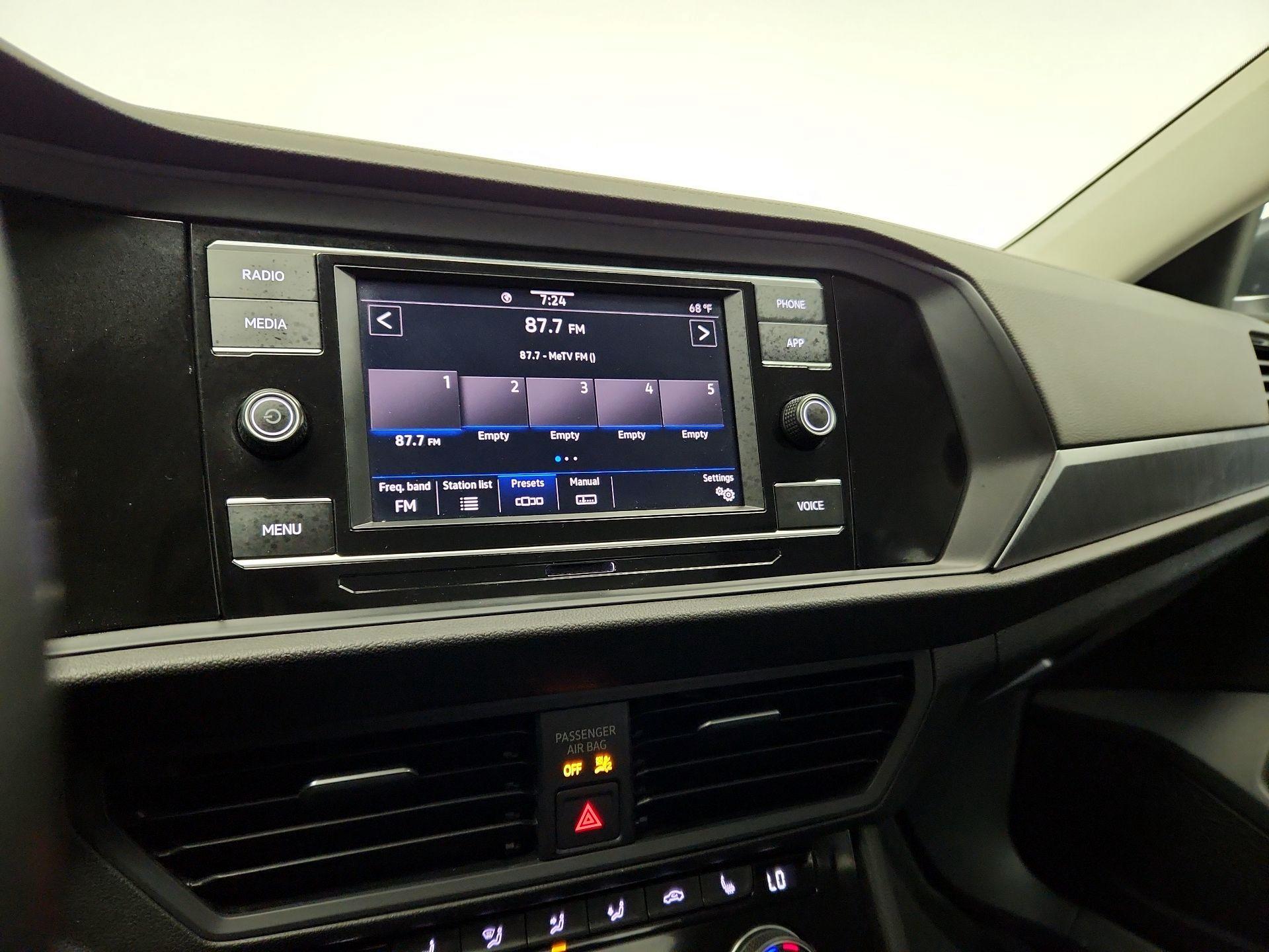 Thumbnail: 2023 Volkswagen Jetta - 15