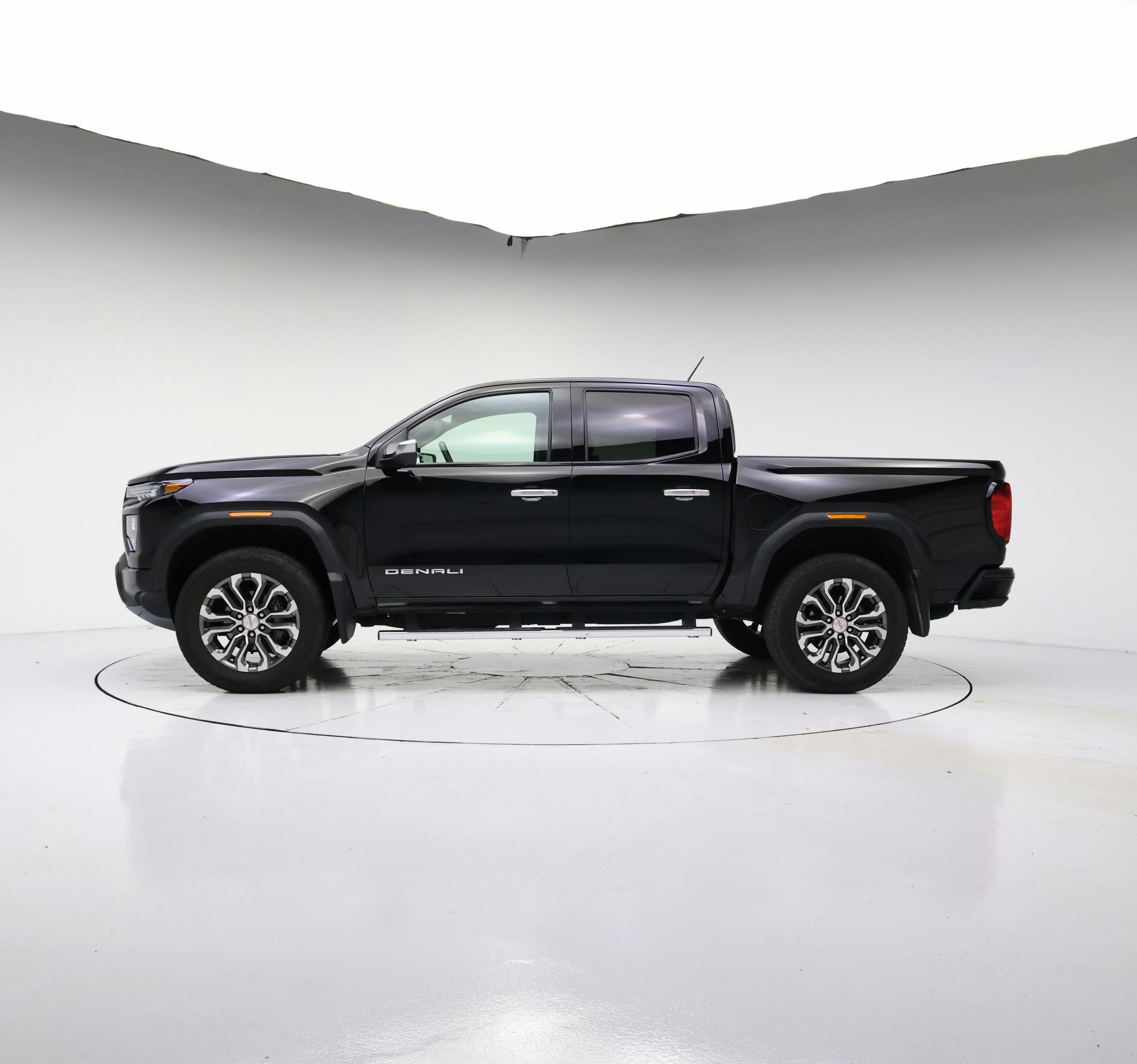 Thumbnail: 2025 GMC Canyon - 3