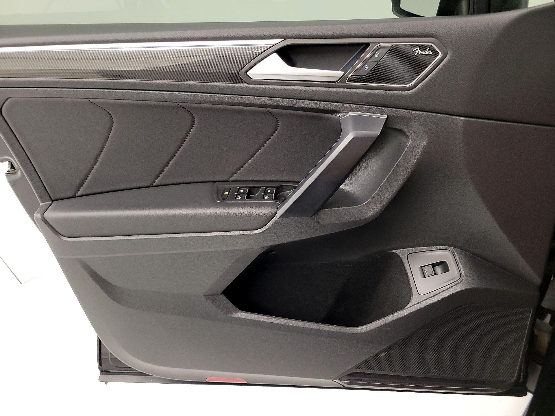 Thumbnail: 2021 Volkswagen Tiguan - 12