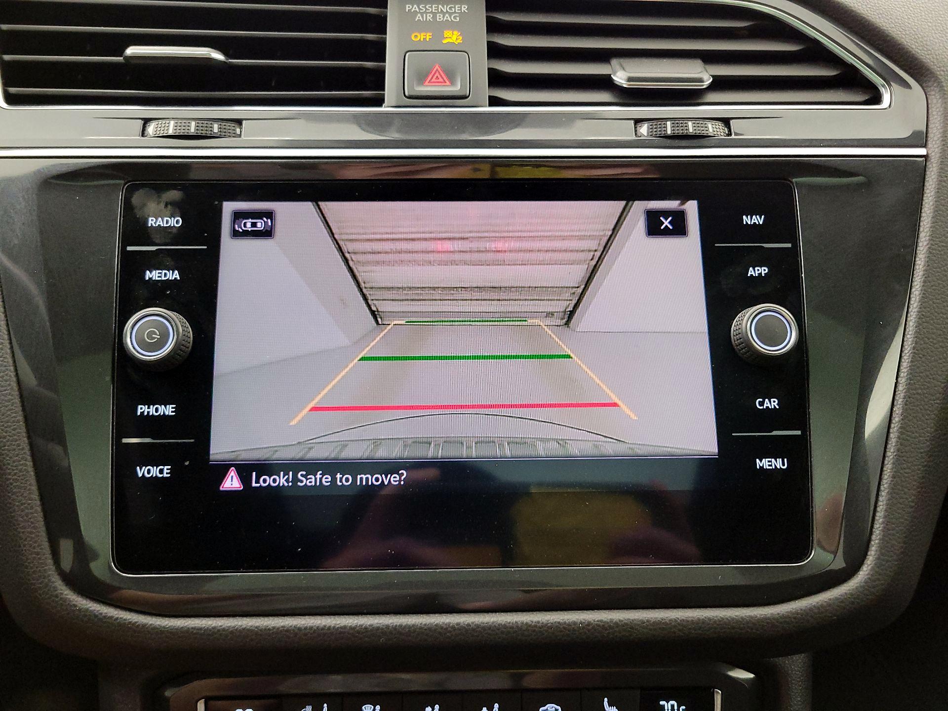 Thumbnail: 2021 Volkswagen Tiguan - 15