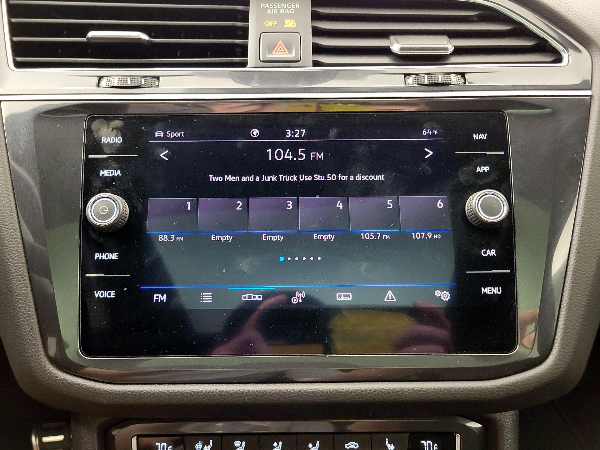 Thumbnail: 2021 Volkswagen Tiguan - 16
