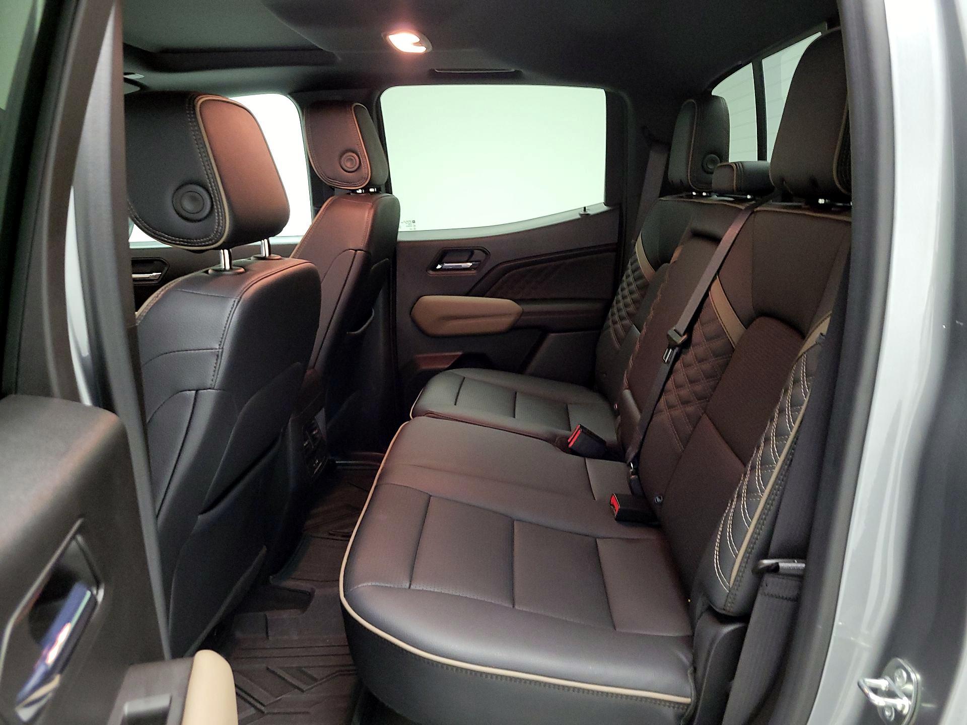 Thumbnail: 2023 GMC Canyon - 18