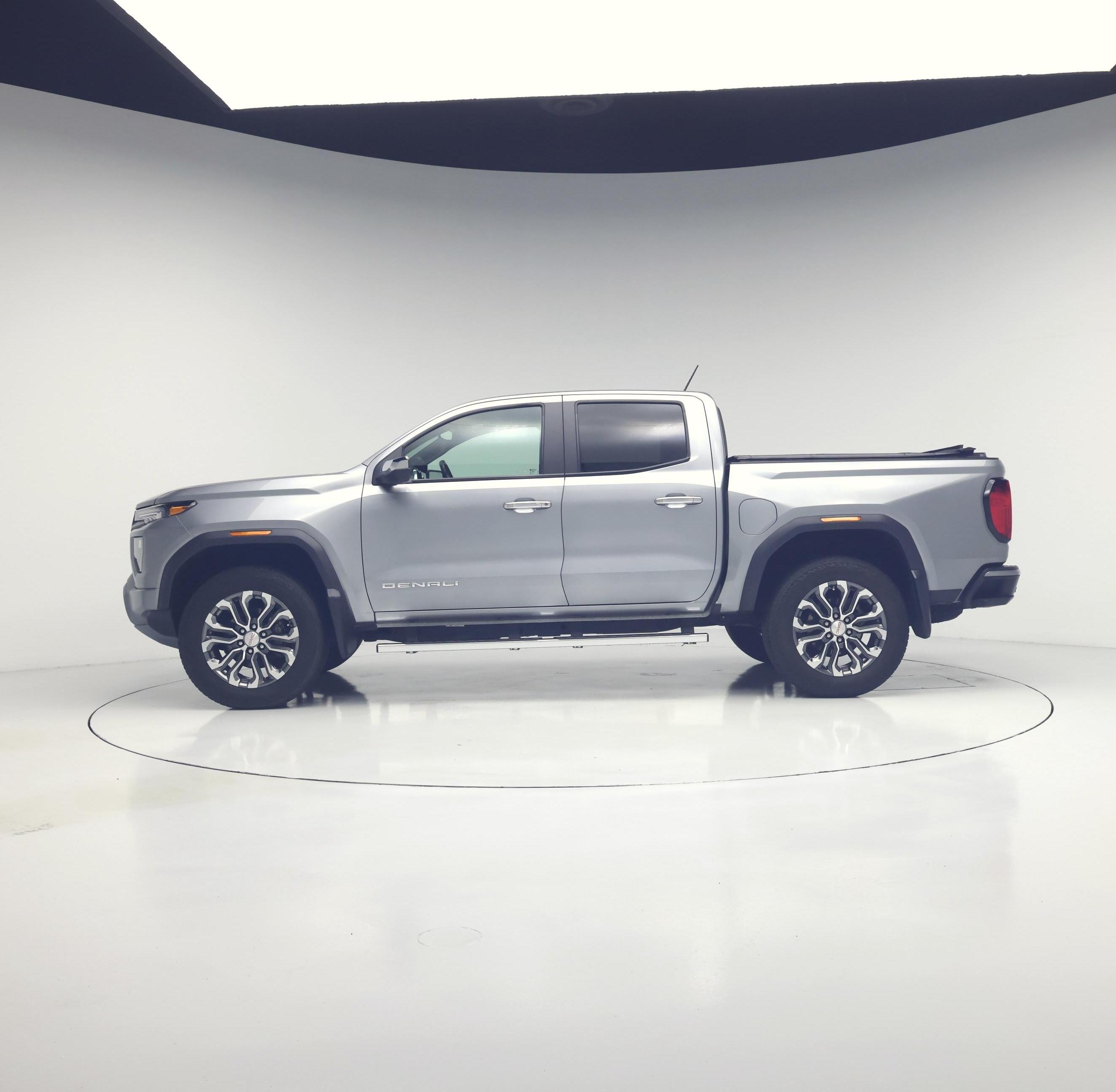 Thumbnail: 2023 GMC Canyon - 3