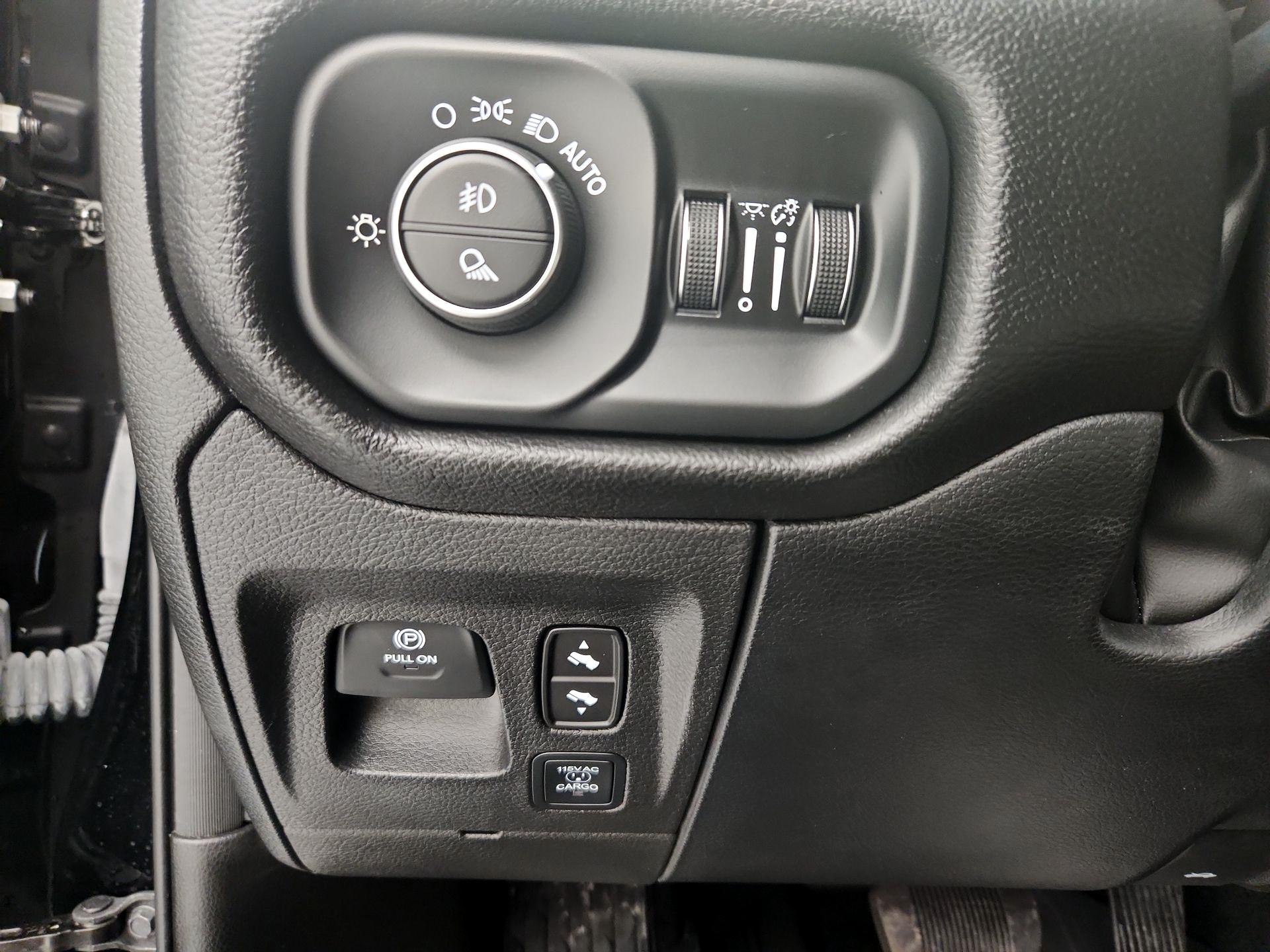 Thumbnail: 2025 RAM 1500 - 13