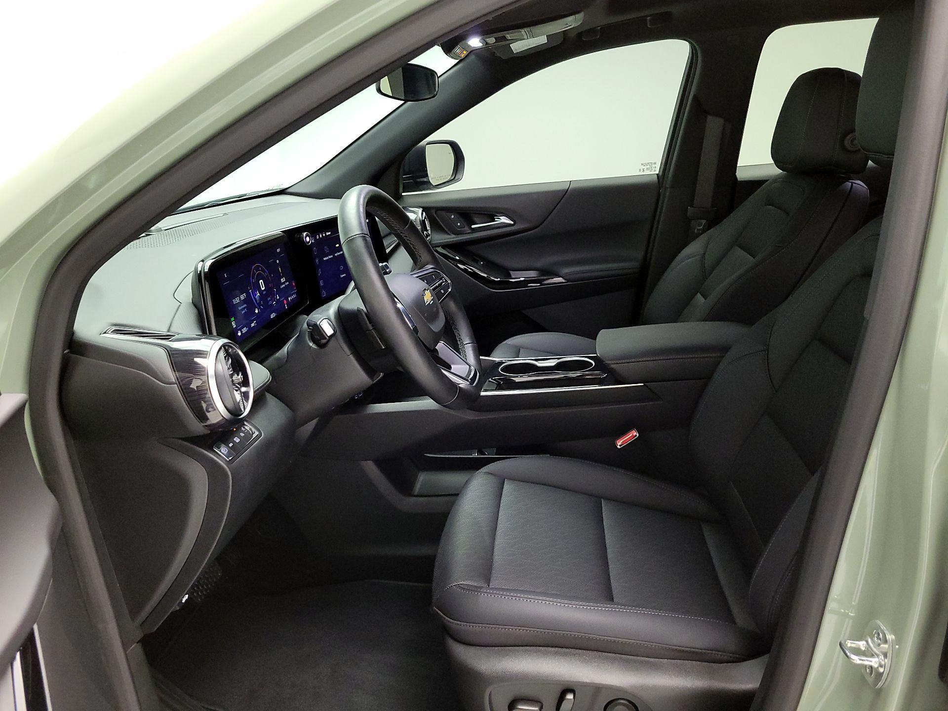 Thumbnail: 2025 Chevrolet Equinox - 11