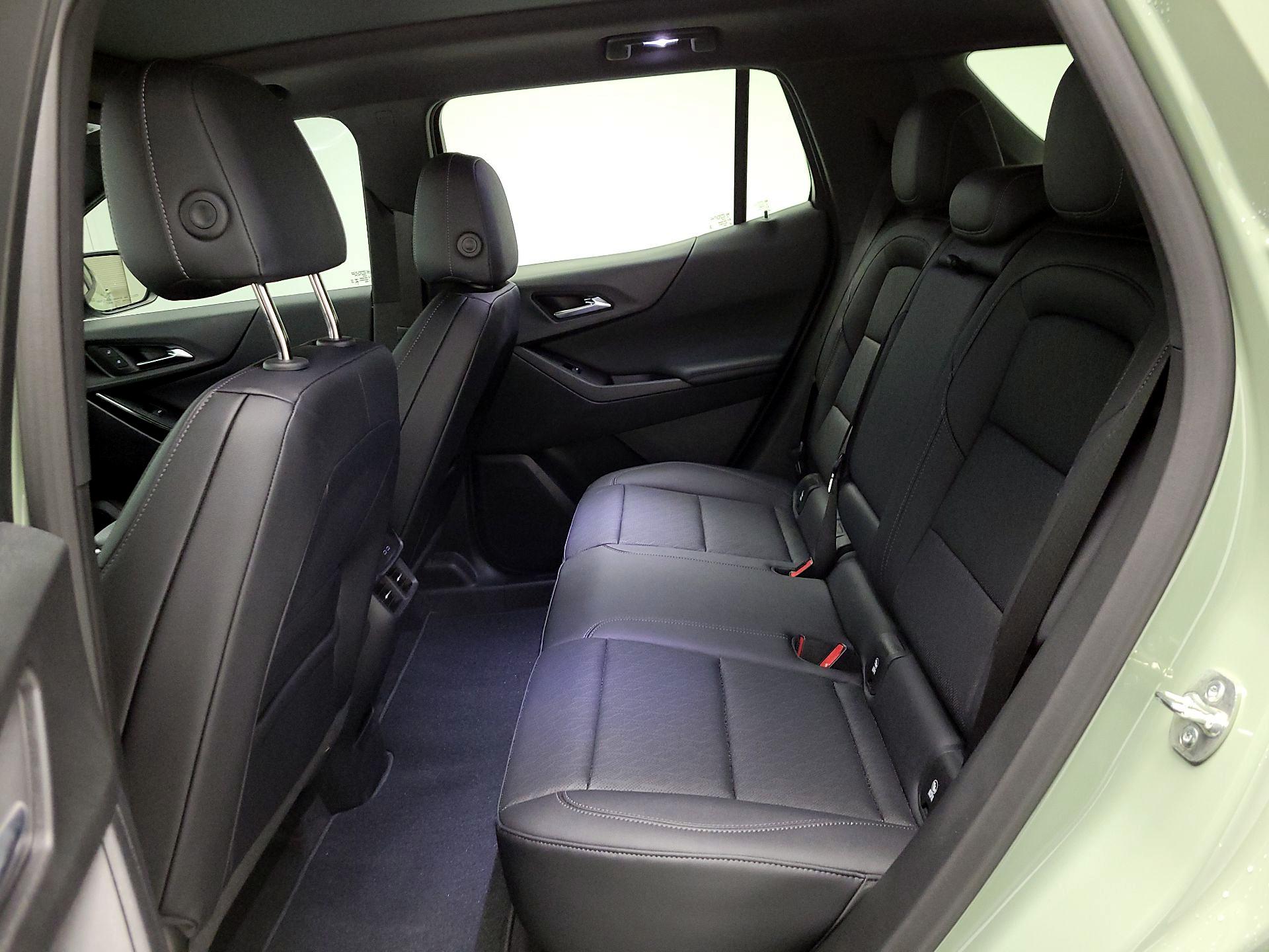 Thumbnail: 2025 Chevrolet Equinox - 18