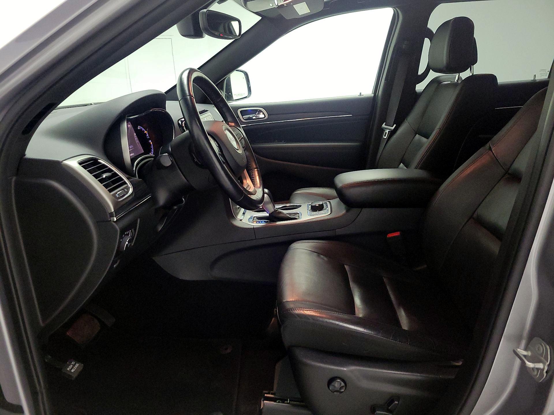 Thumbnail: 2020 Jeep Grand Cherokee - 11