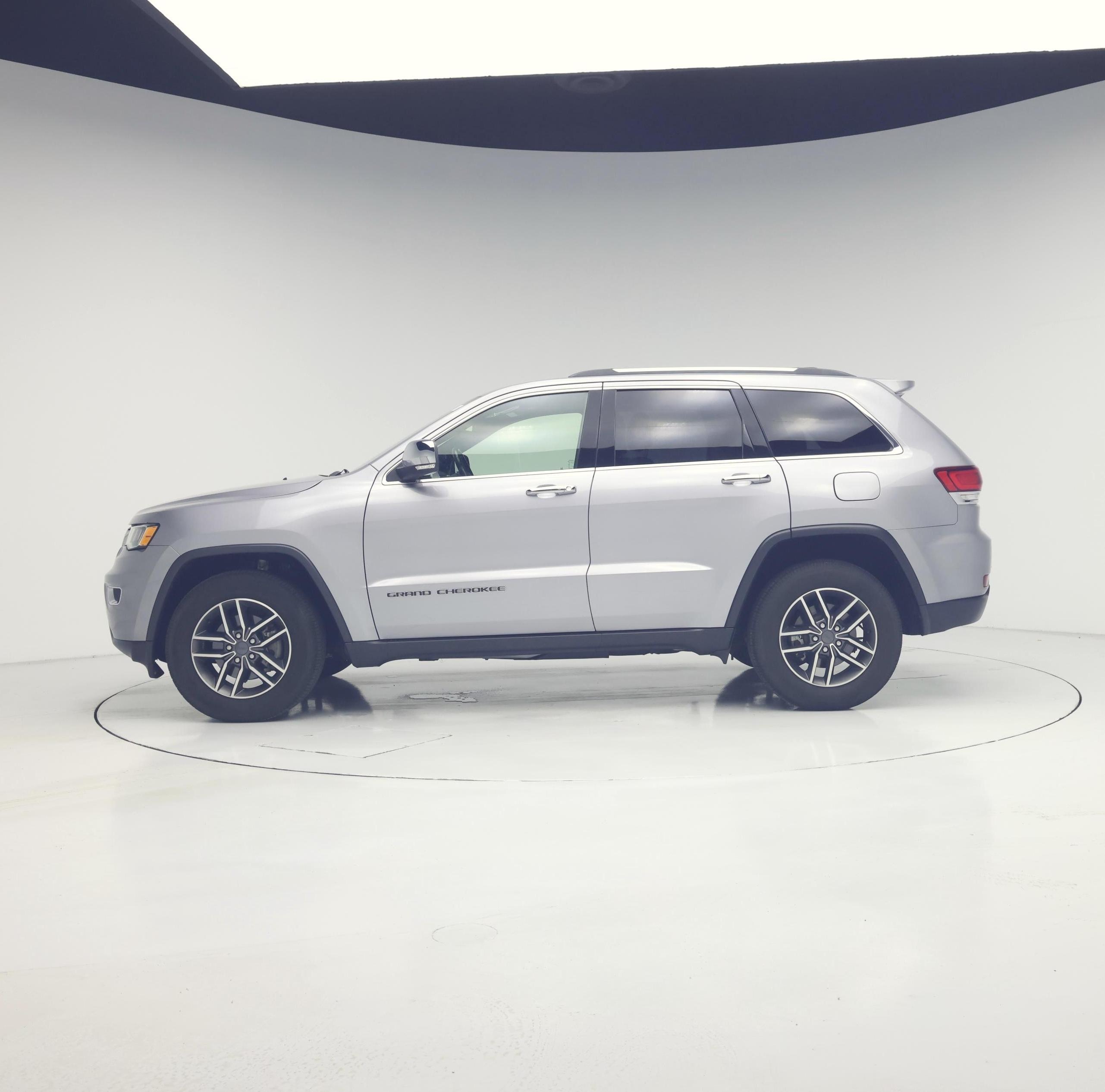 Thumbnail: 2020 Jeep Grand Cherokee - 3