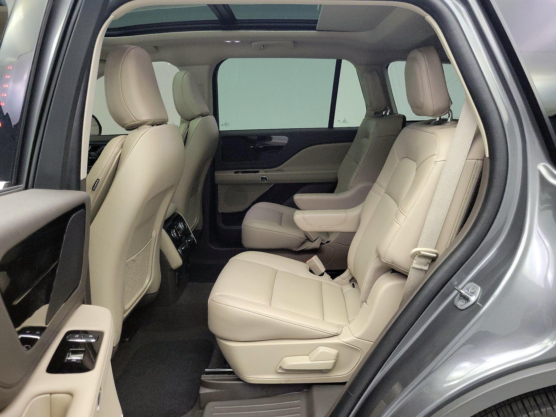 Thumbnail: 2023 Lincoln Aviator - 19
