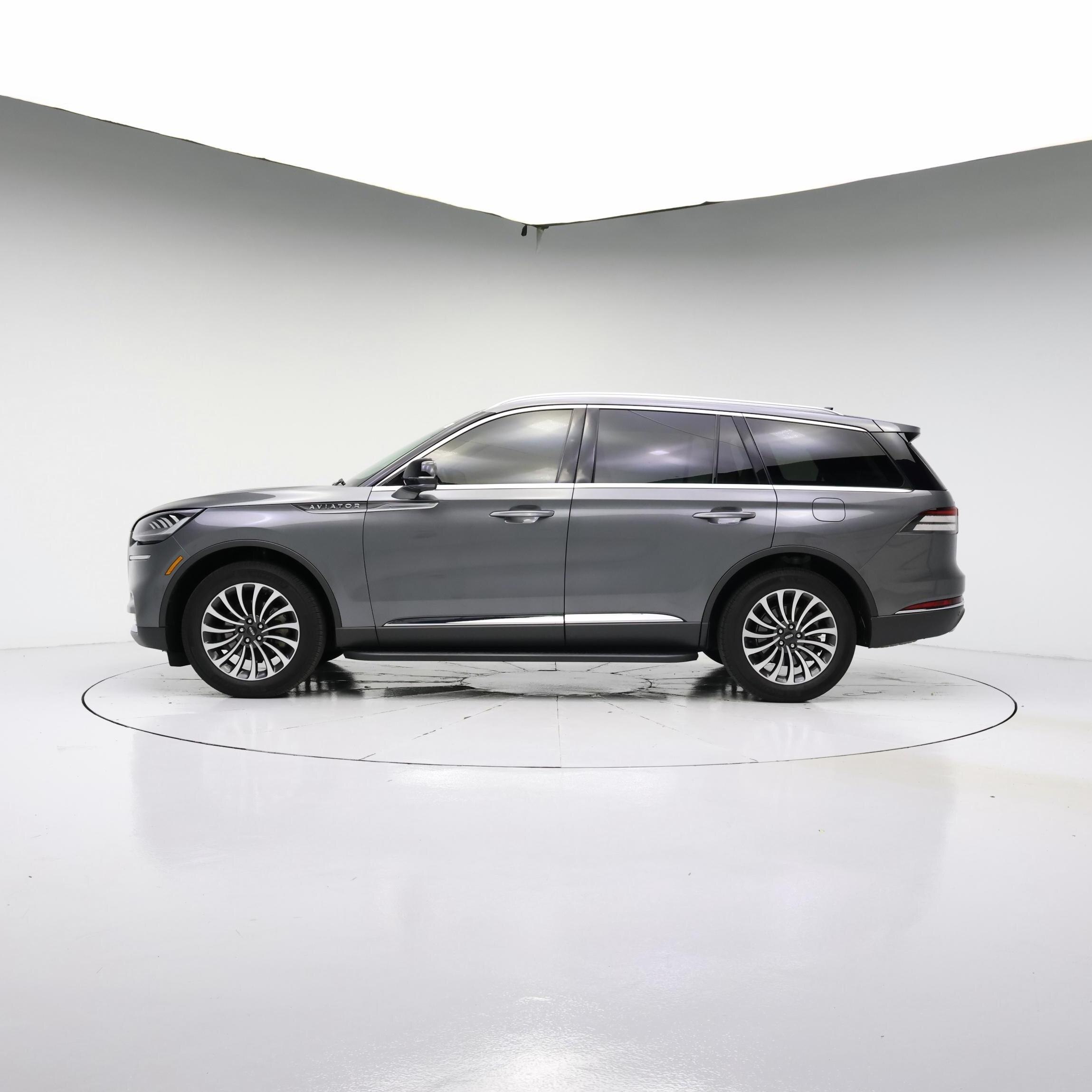 Thumbnail: 2023 Lincoln Aviator - 3