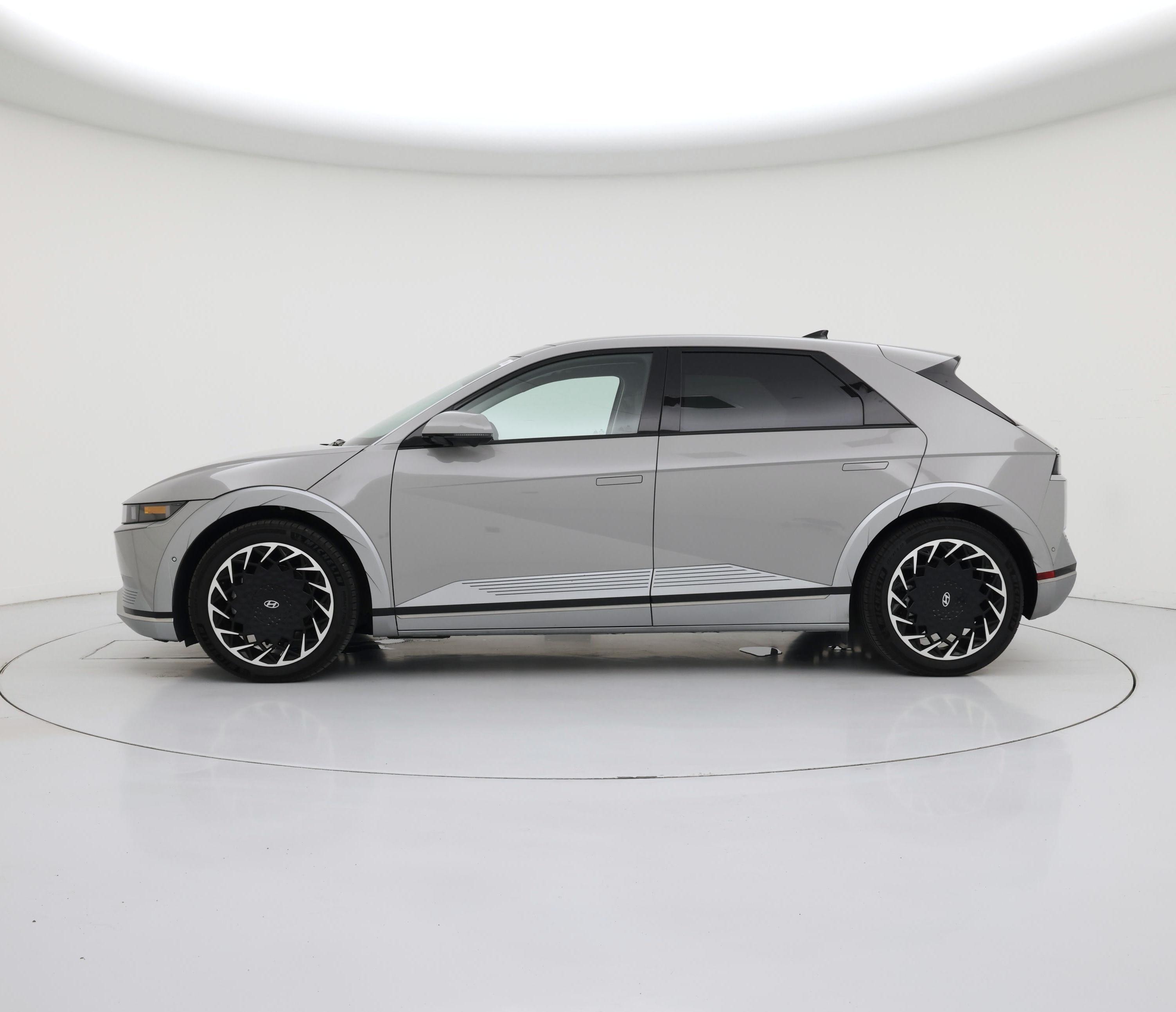 Thumbnail: 2022 Hyundai Ioniq 5 - 3