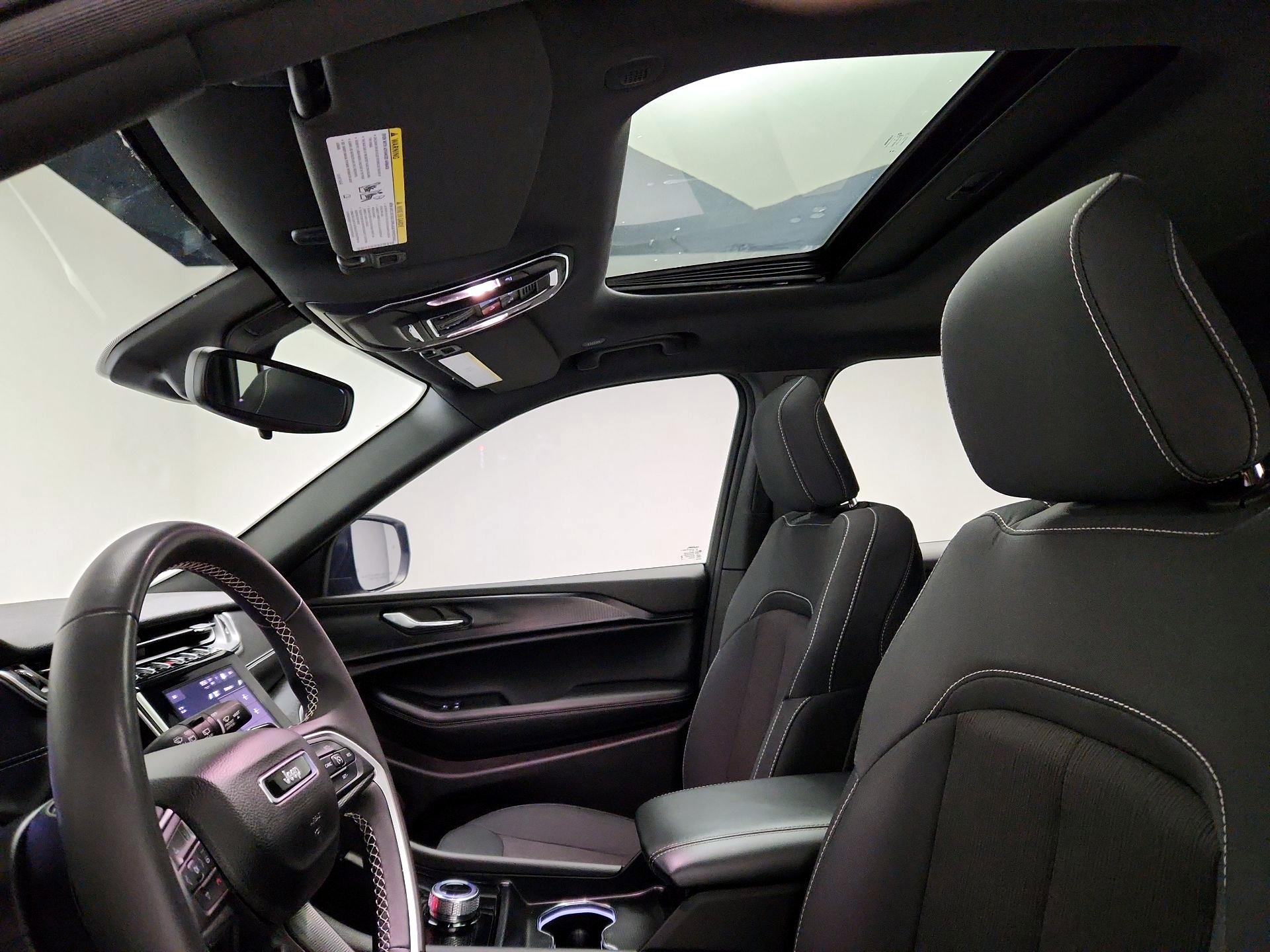 Thumbnail: 2024 Jeep Grand Cherokee L - 19