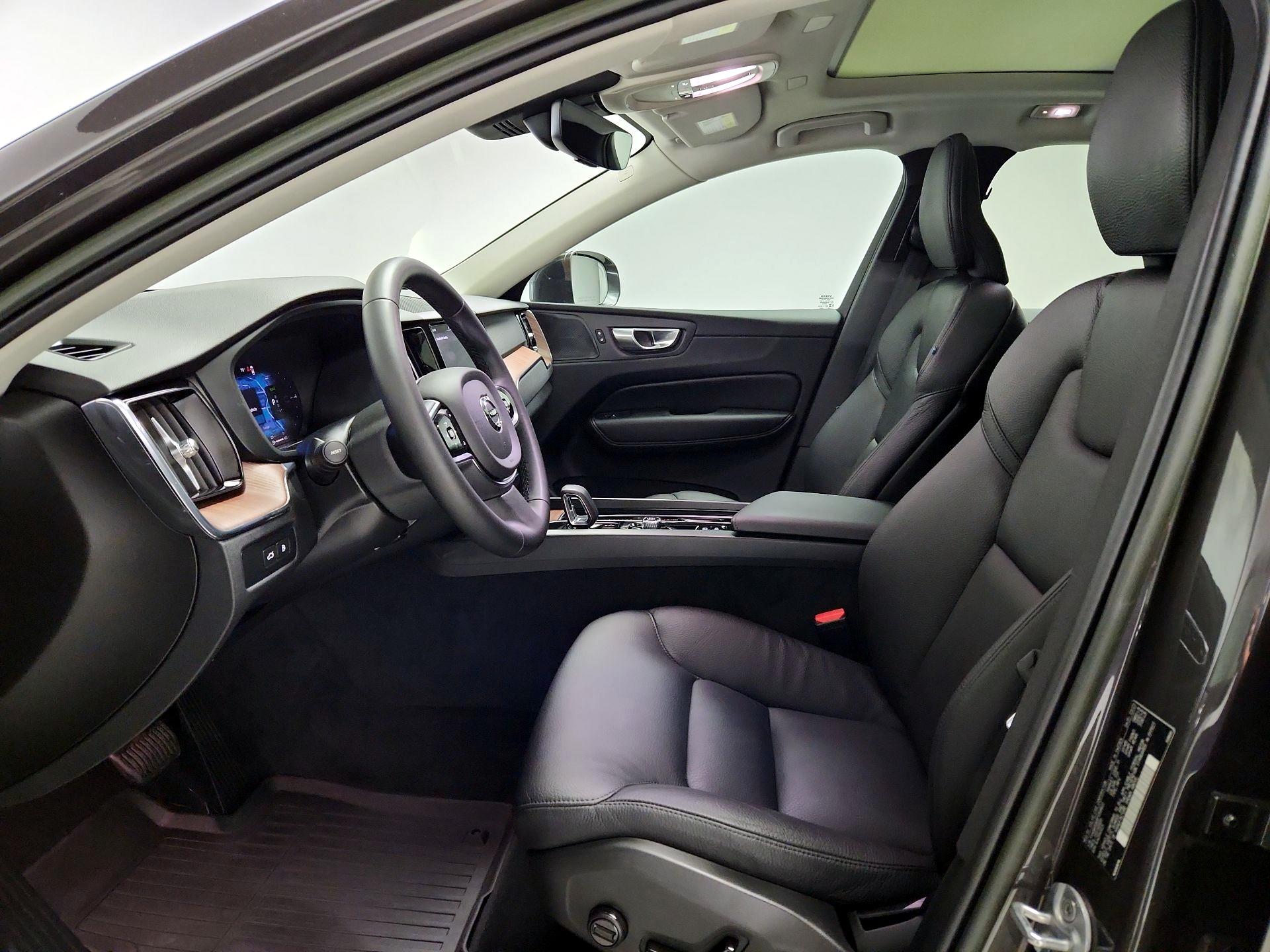 Thumbnail: 2023 Volvo XC60 - 11