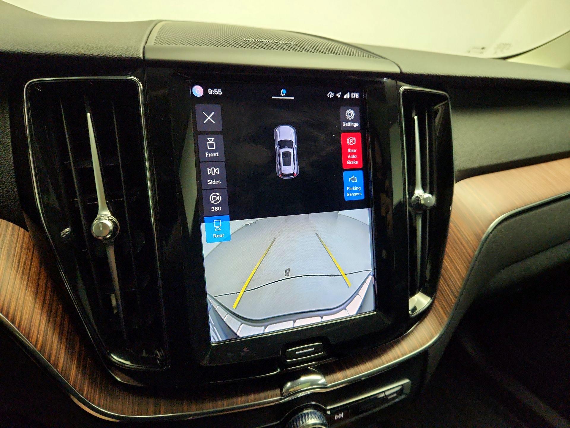 Thumbnail: 2023 Volvo XC60 - 14