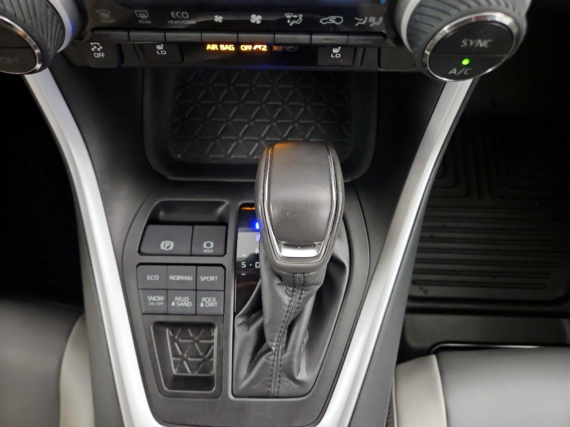 Thumbnail: 2019 Toyota RAV4 - 15