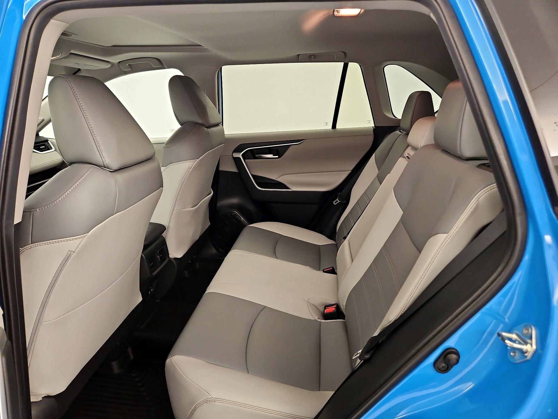 Thumbnail: 2019 Toyota RAV4 - 18