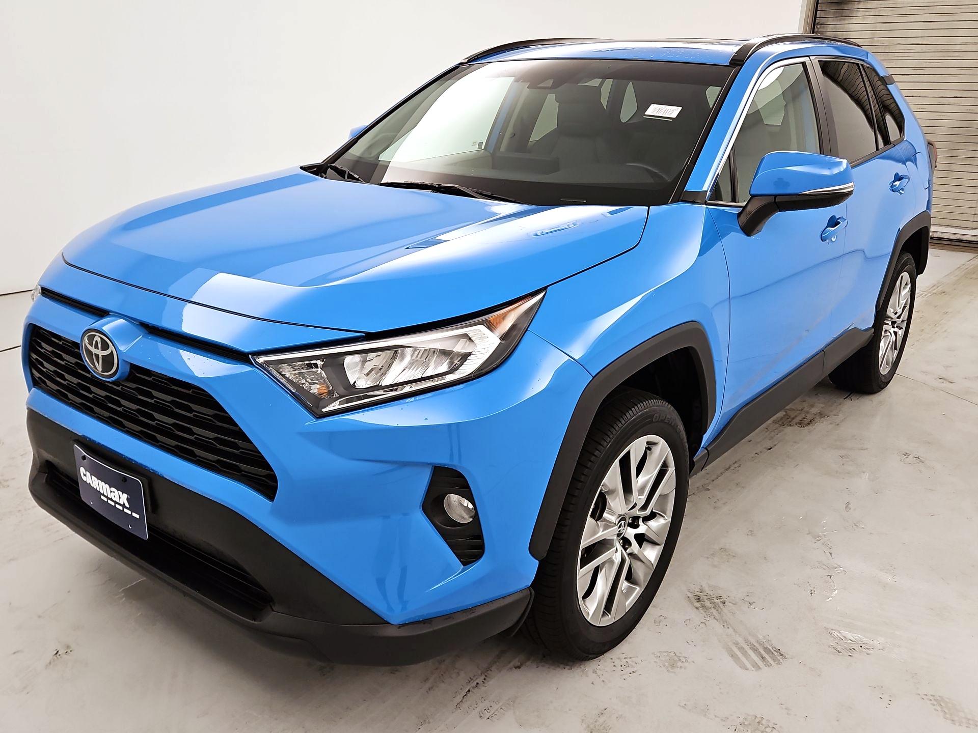 Thumbnail: 2019 Toyota RAV4 - 3