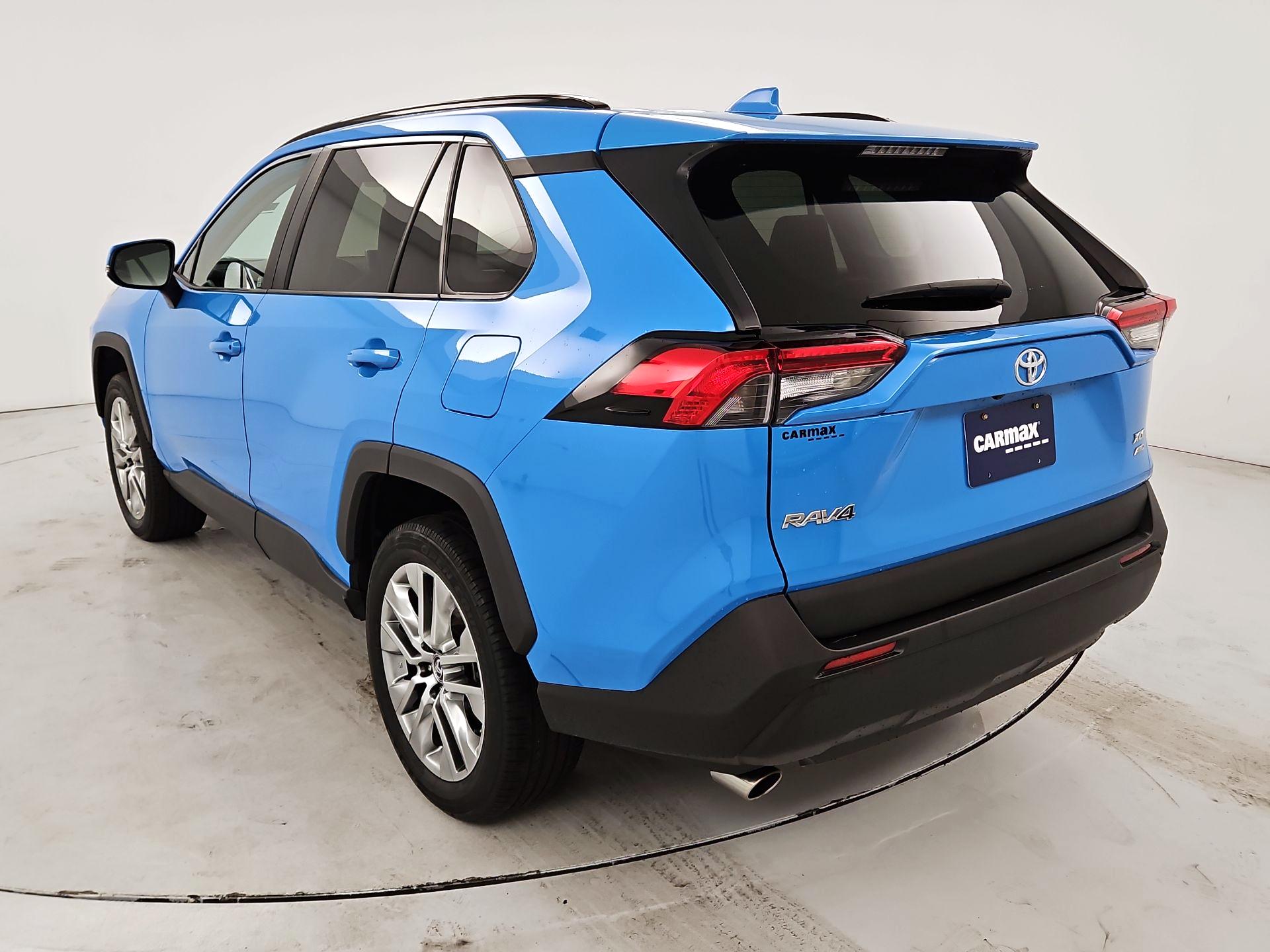 Thumbnail: 2019 Toyota RAV4 - 7