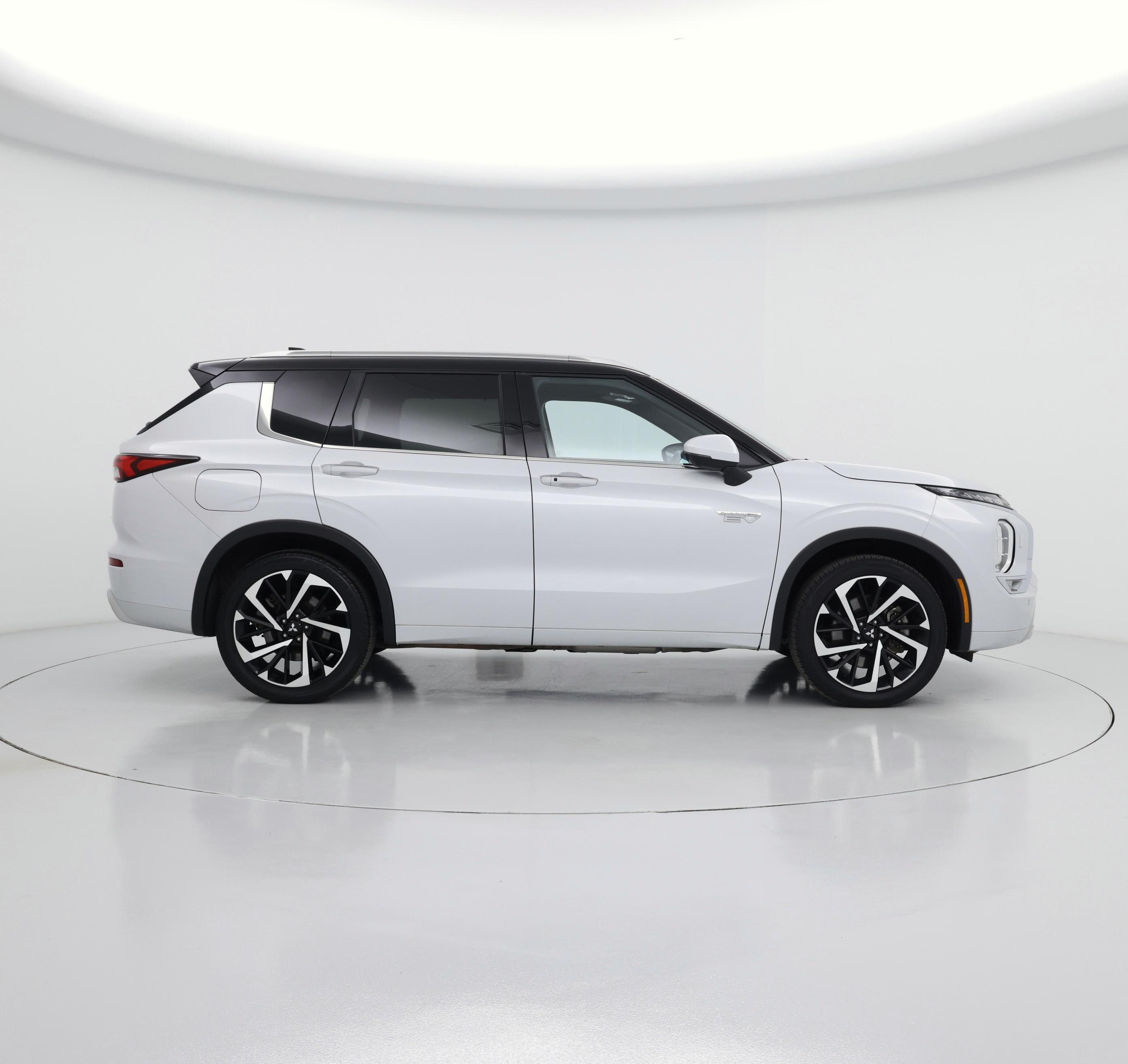 Thumbnail: 2025 Mitsubishi Outlander - 7