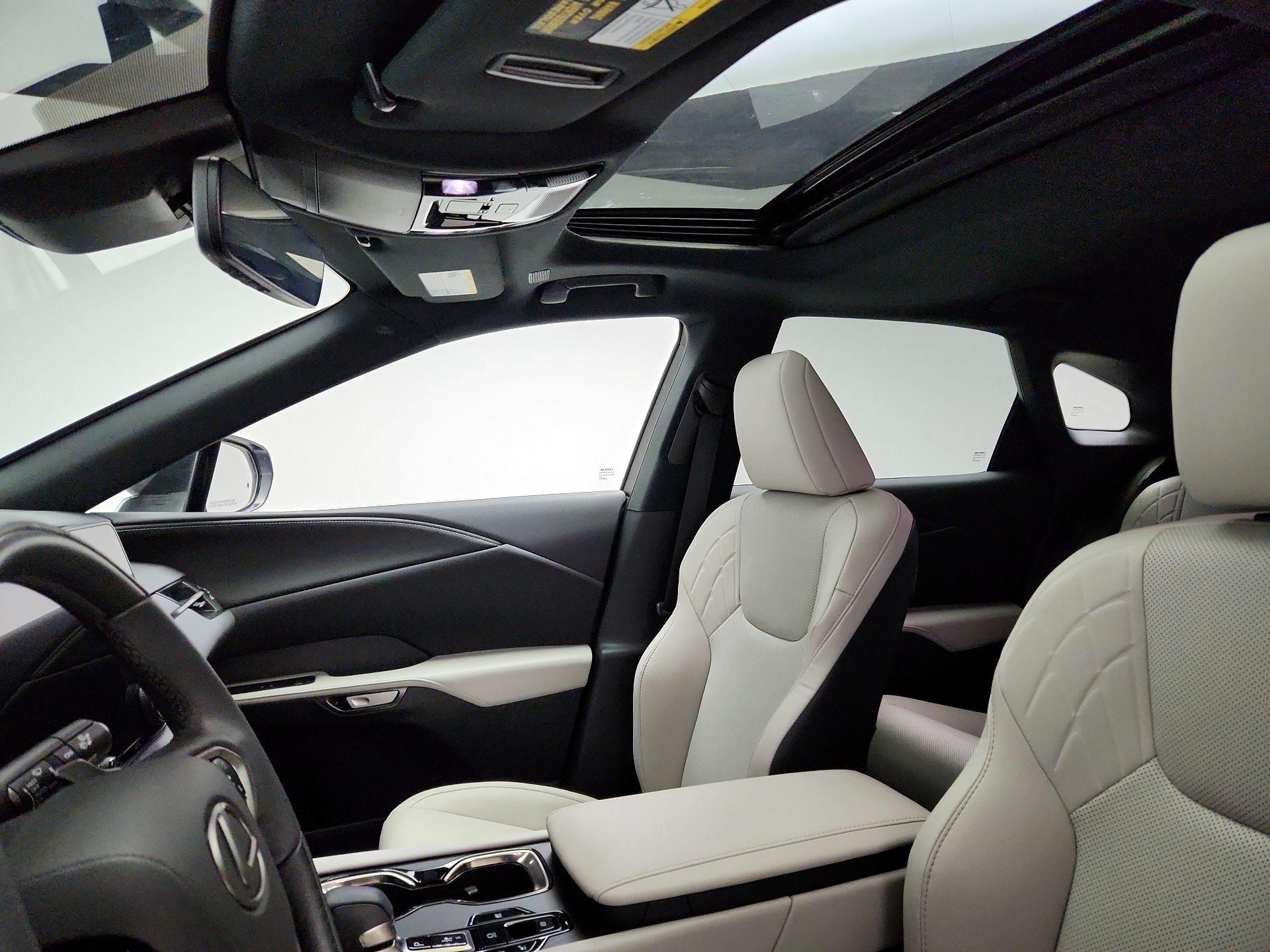 Thumbnail: 2023 Lexus RX - 19