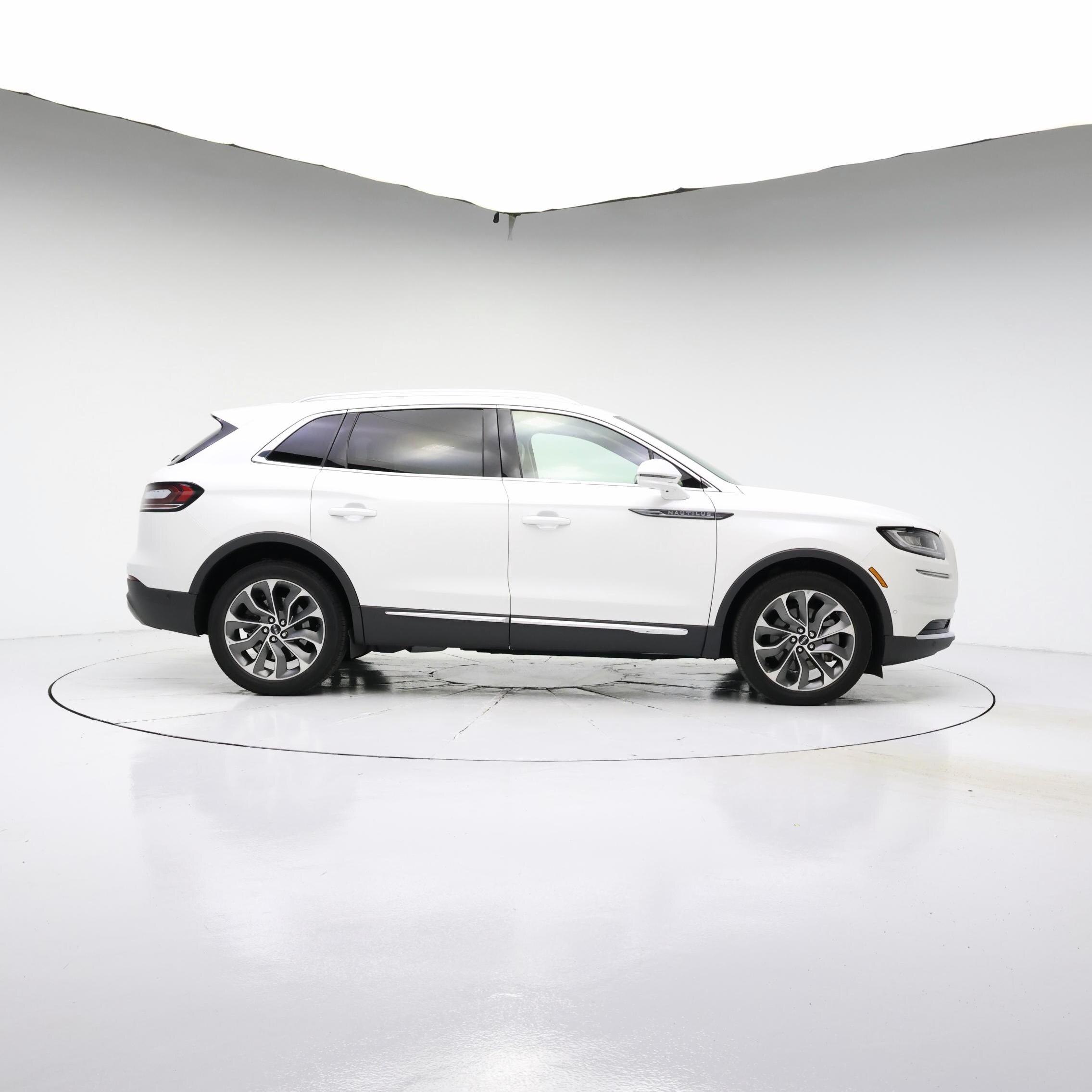 Thumbnail: 2023 Lincoln Nautilus - 7