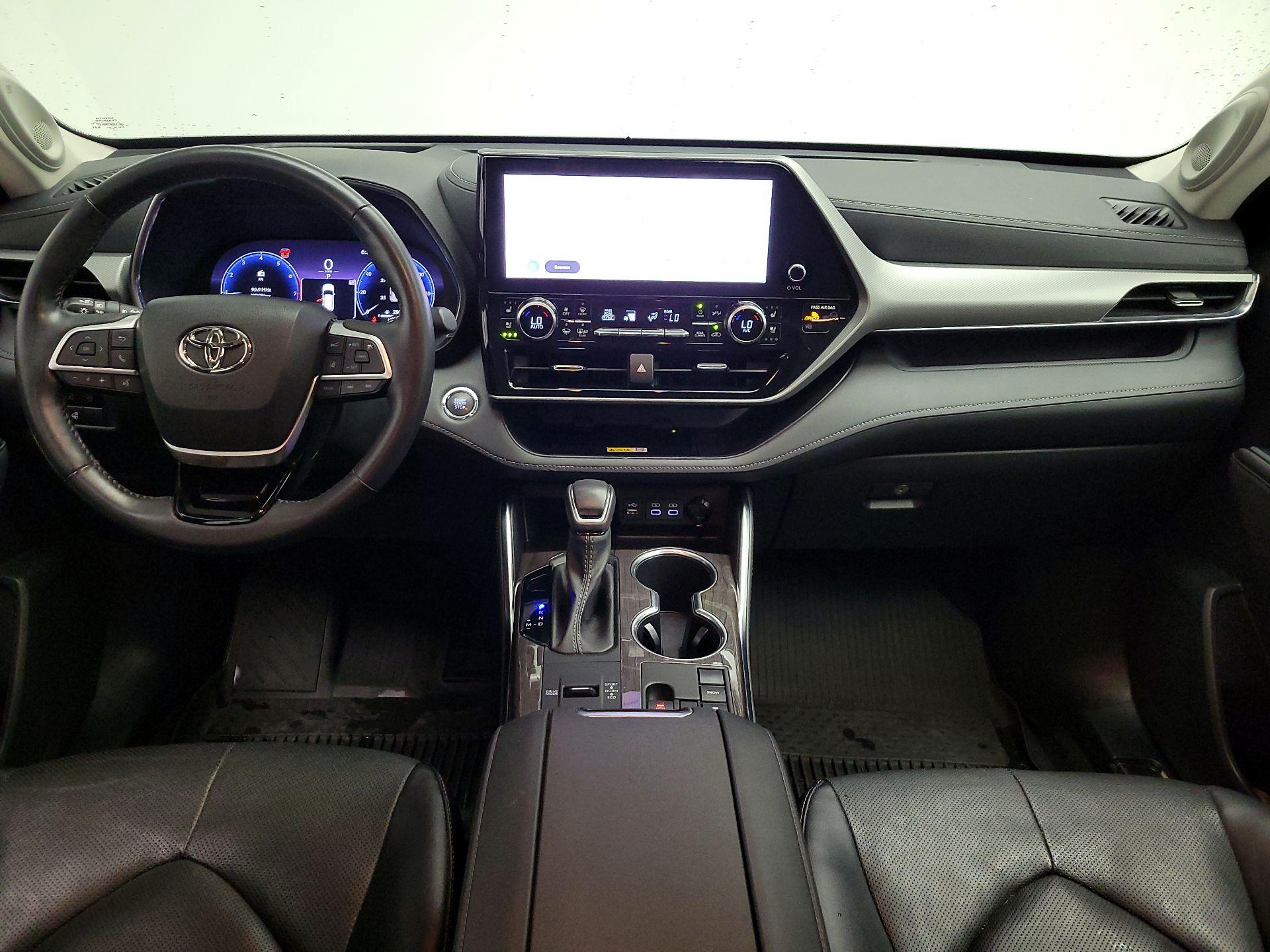 Thumbnail: 2023 Toyota Highlander - 9